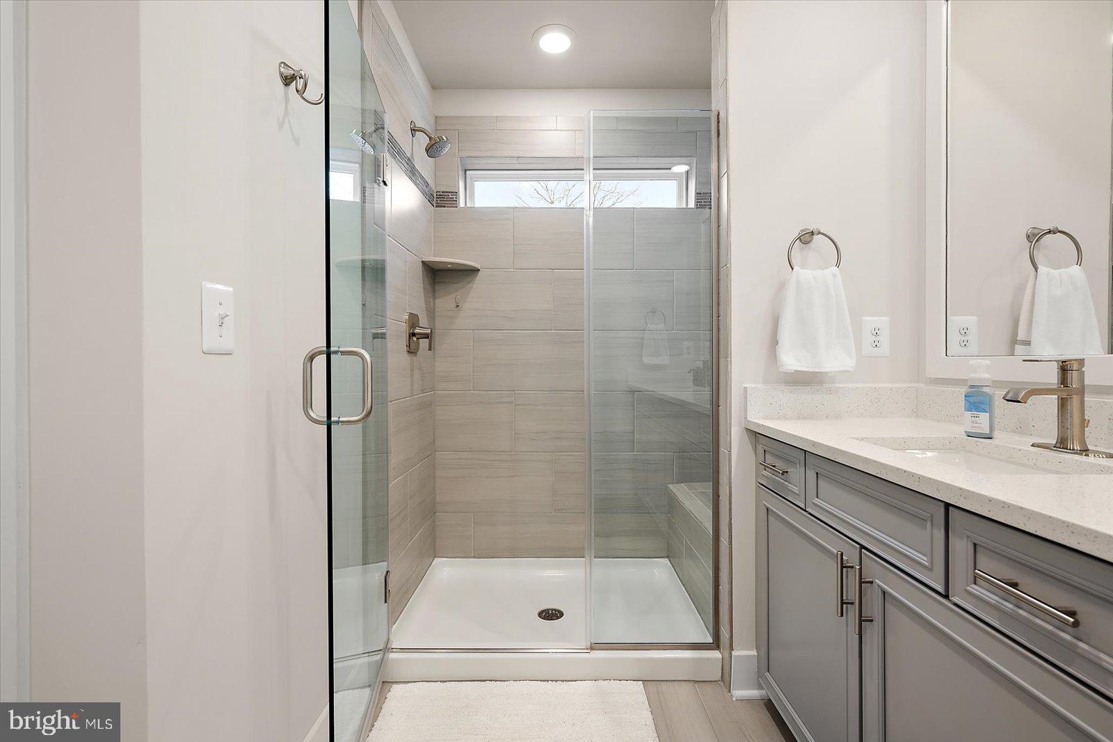 SEA OAKS VILLAGE - Residential