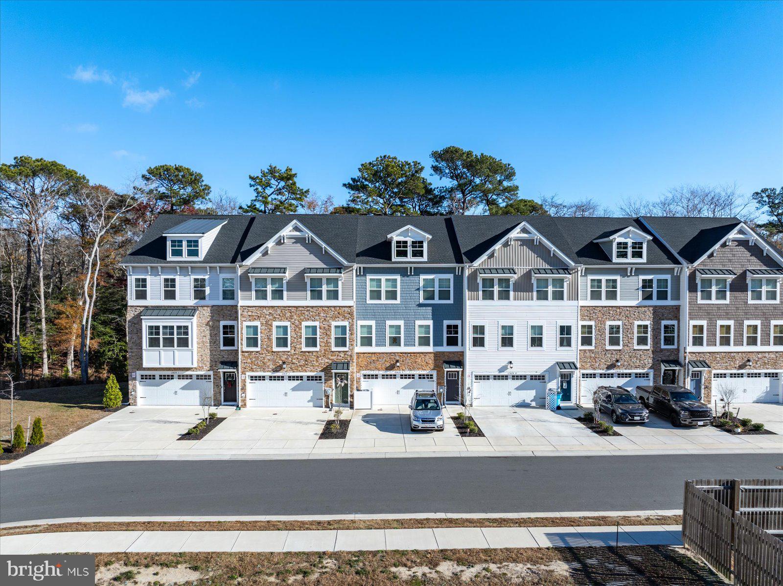 SEA OAKS VILLAGE - Residential