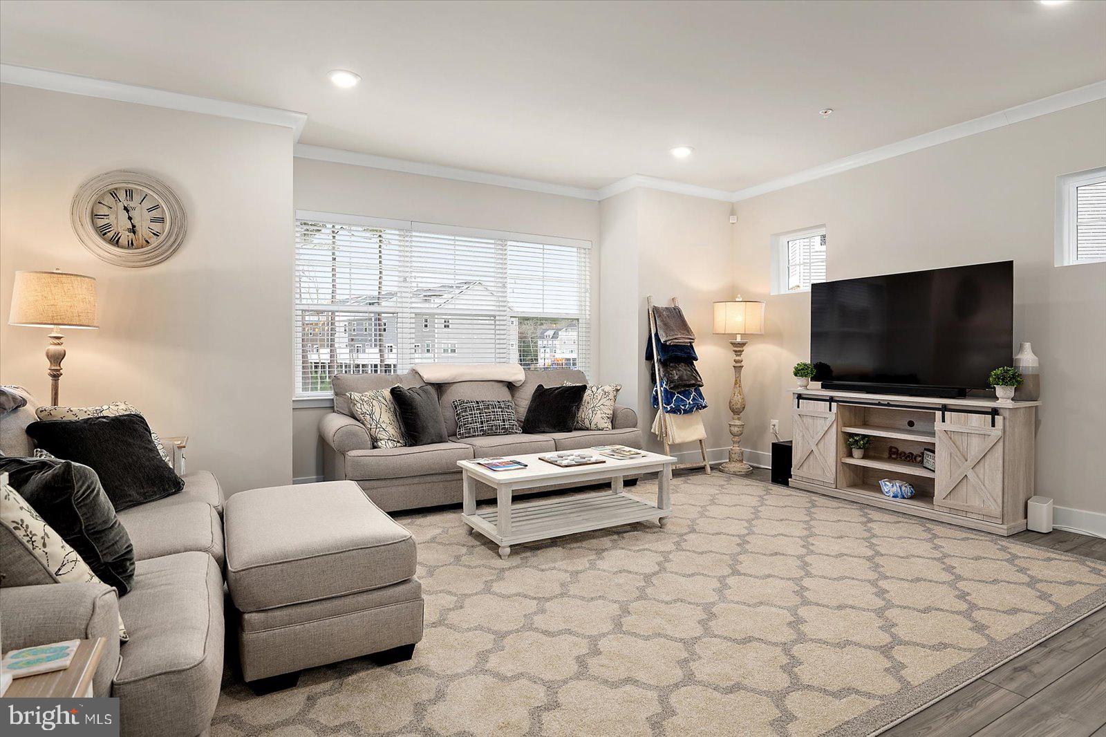 SEA OAKS VILLAGE - Residential