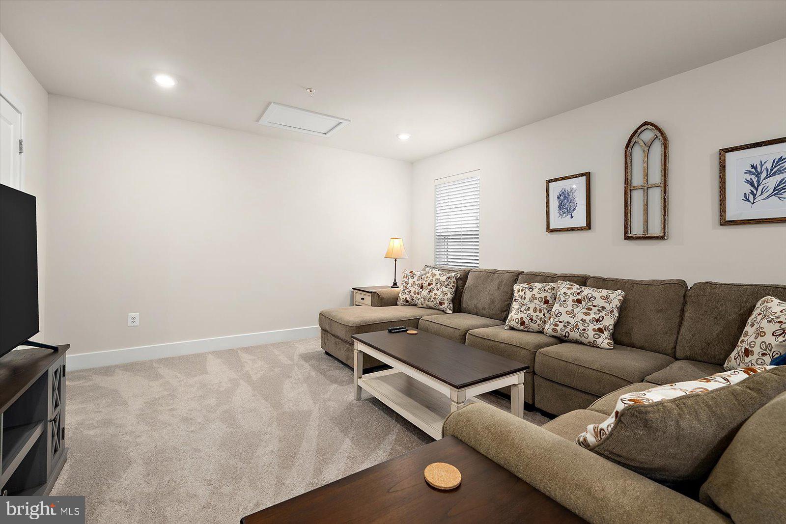 SEA OAKS VILLAGE - Residential