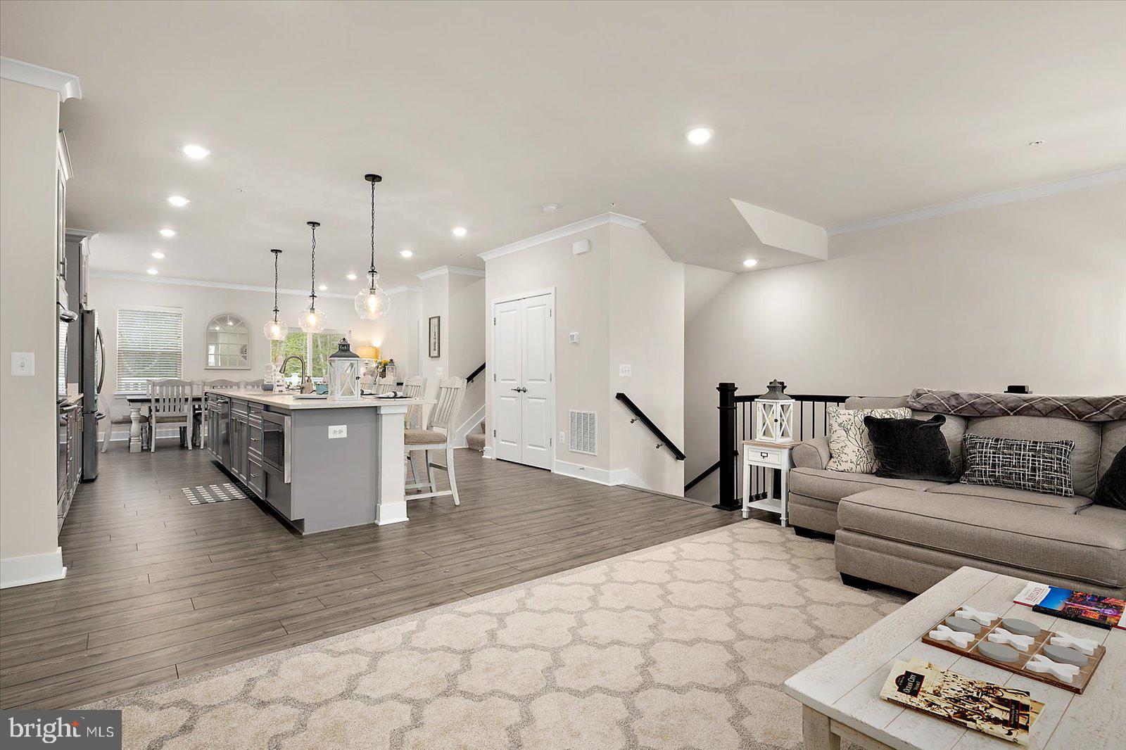 SEA OAKS VILLAGE - Residential