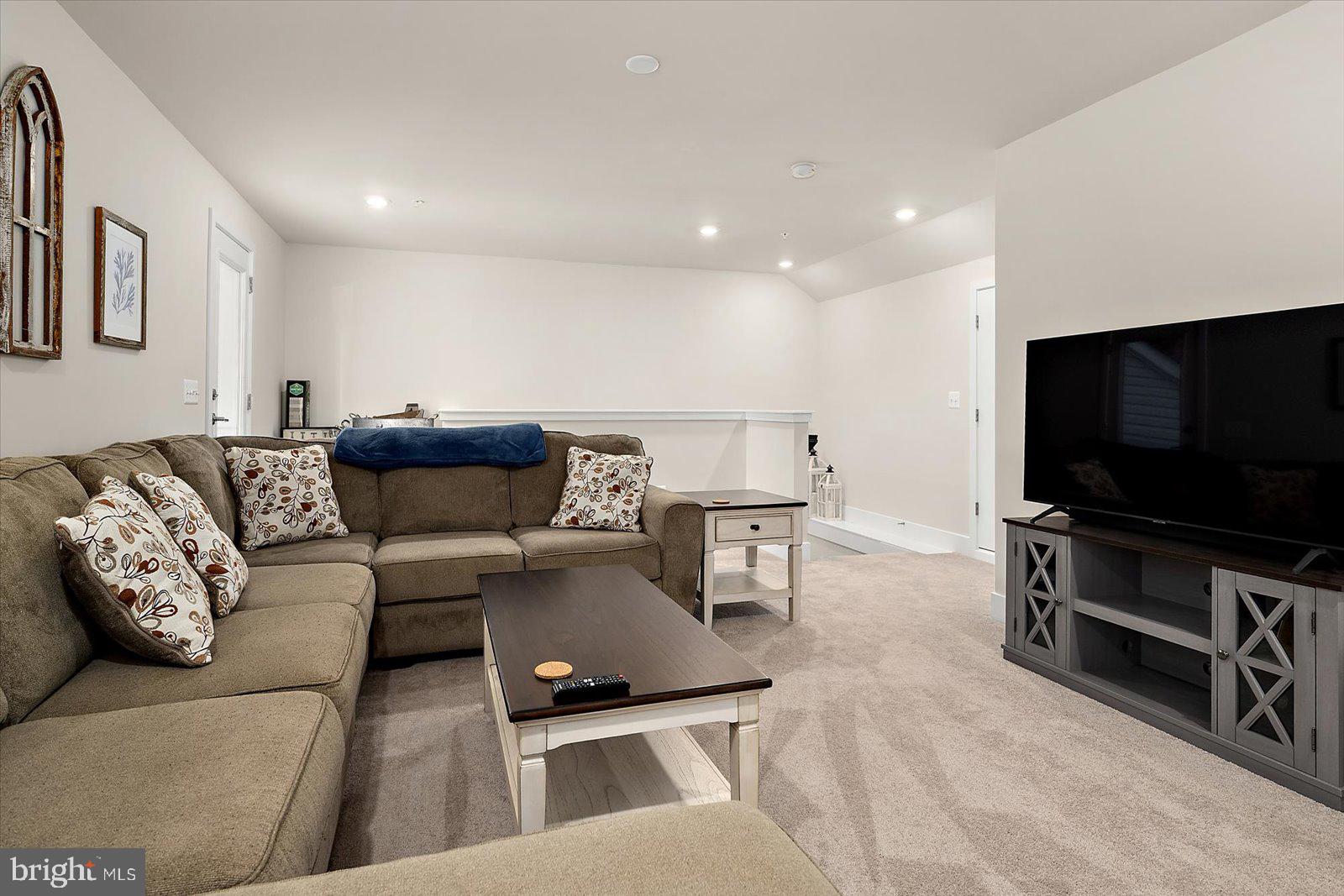 SEA OAKS VILLAGE - Residential