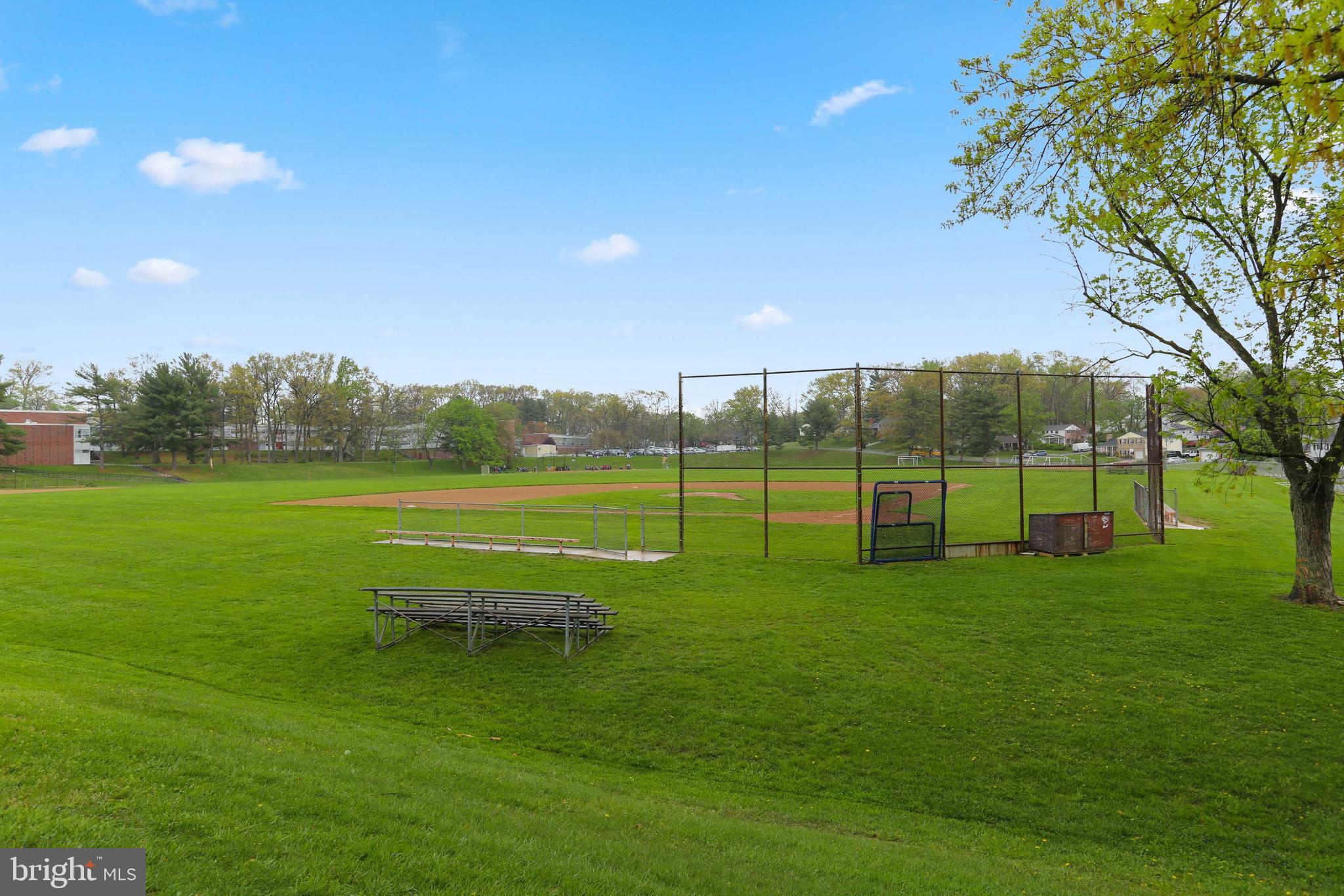 YORK MANOR - Residential