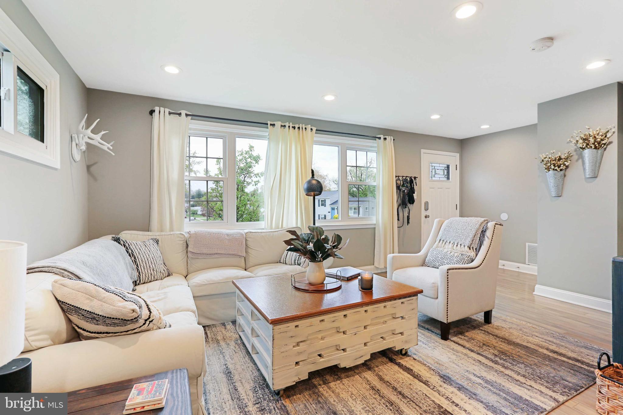 YORK MANOR - Residential