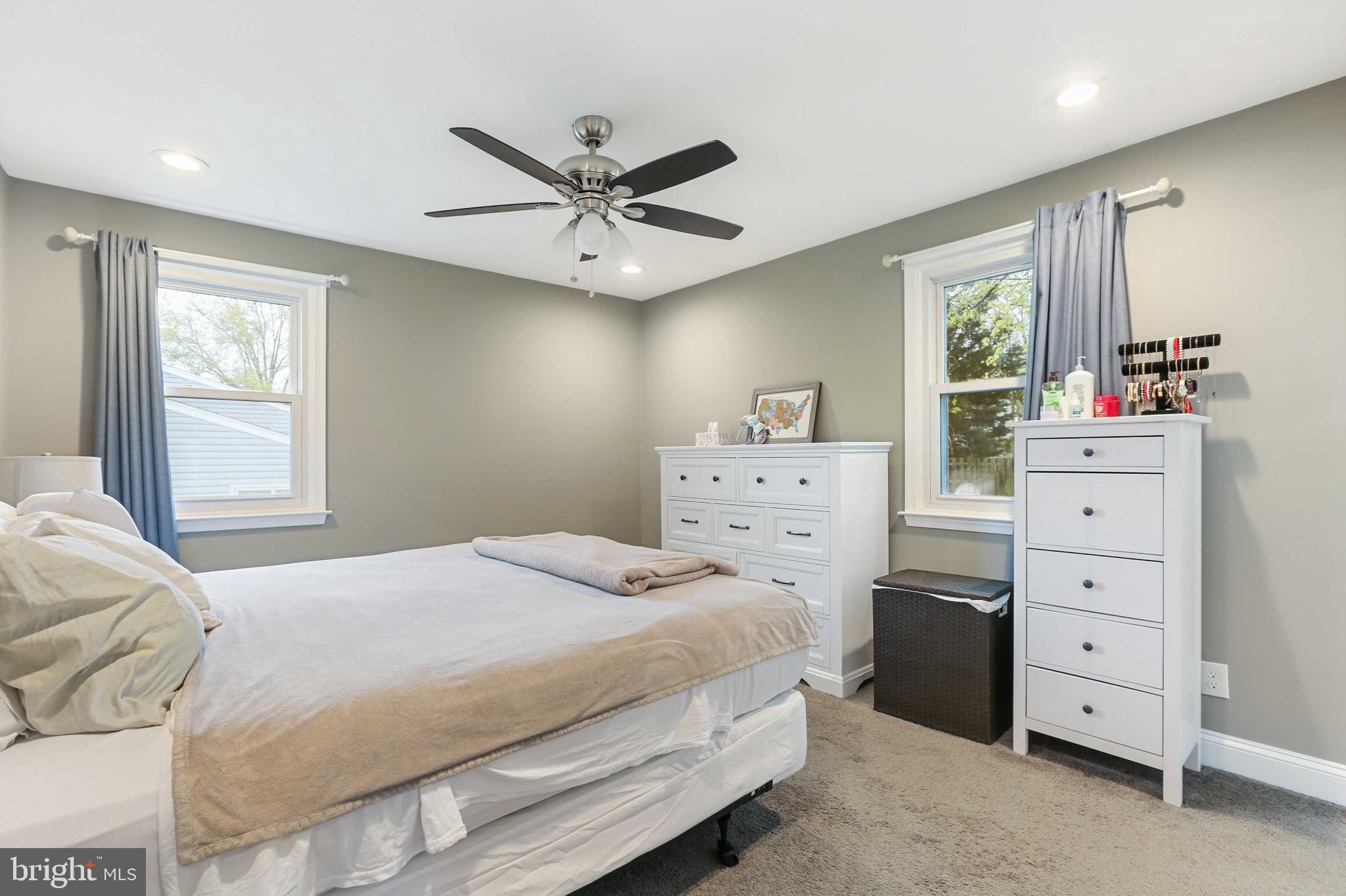 YORK MANOR - Residential