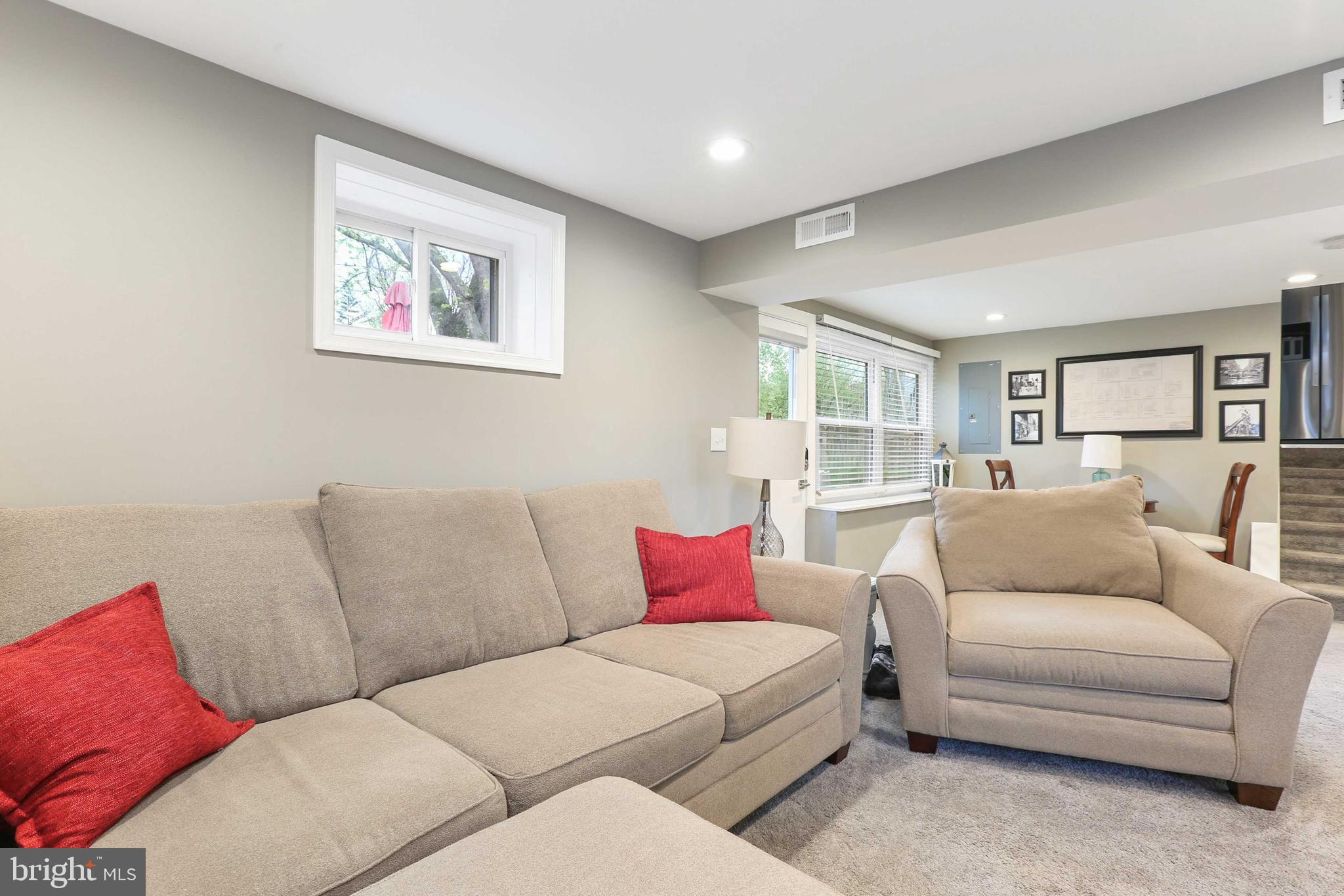 YORK MANOR - Residential