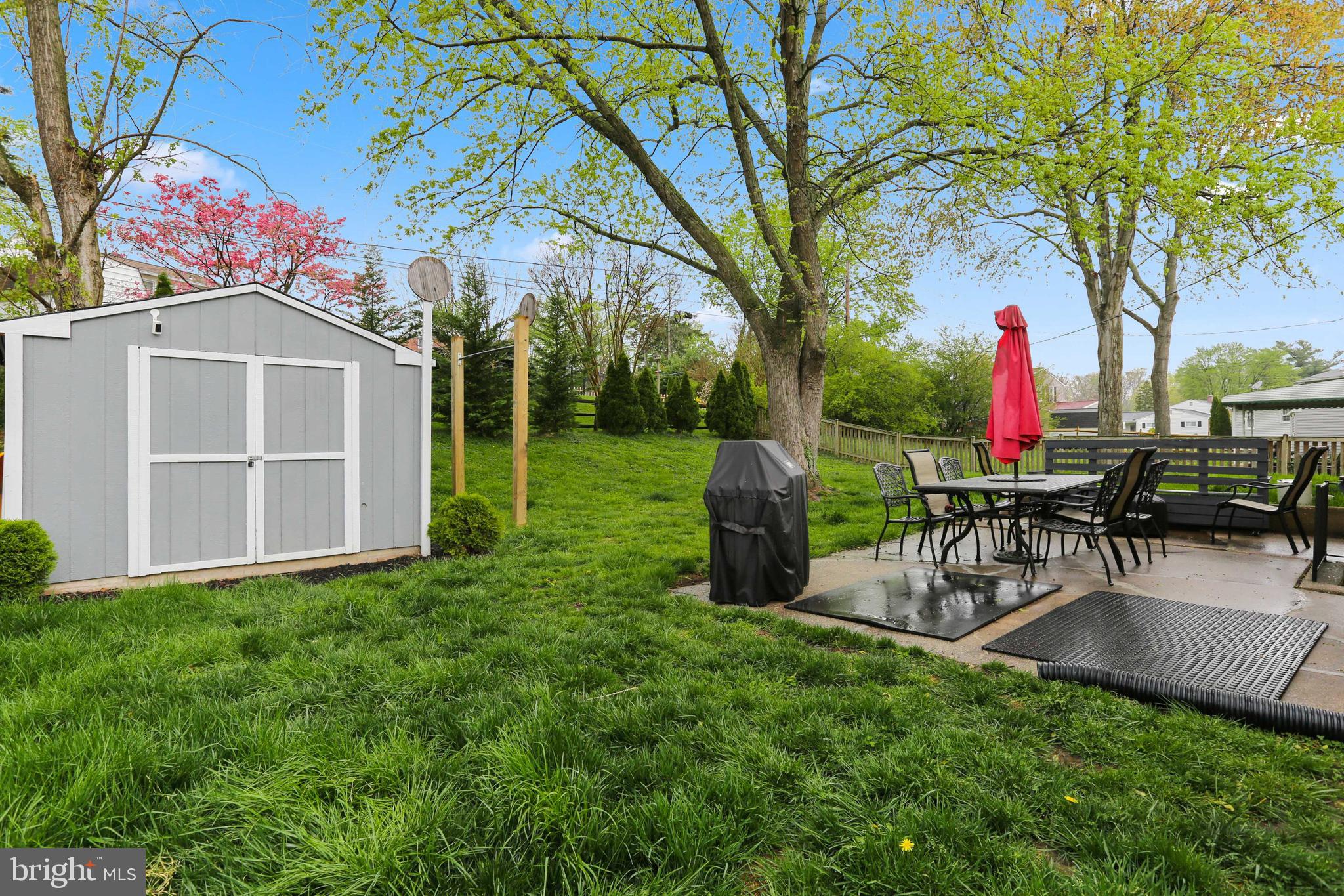 YORK MANOR - Residential