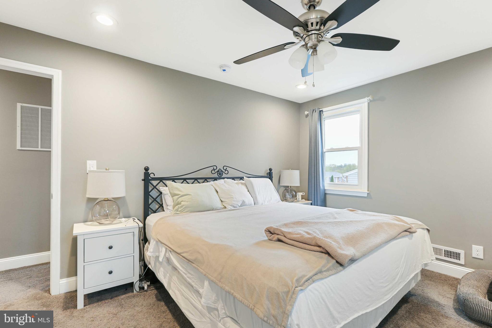 YORK MANOR - Residential