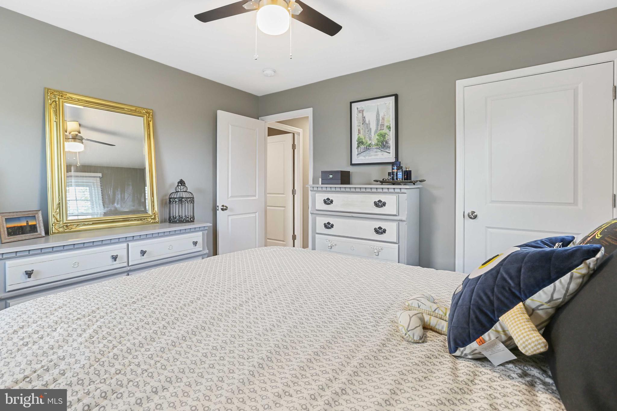 YORK MANOR - Residential