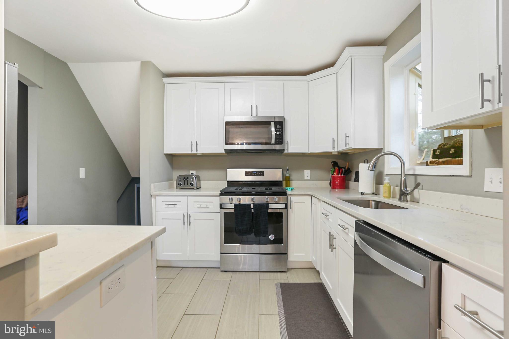 YORK MANOR - Residential