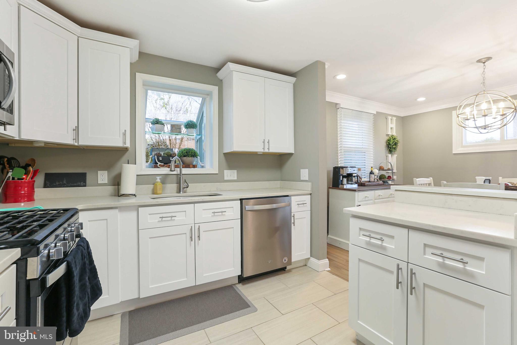 YORK MANOR - Residential