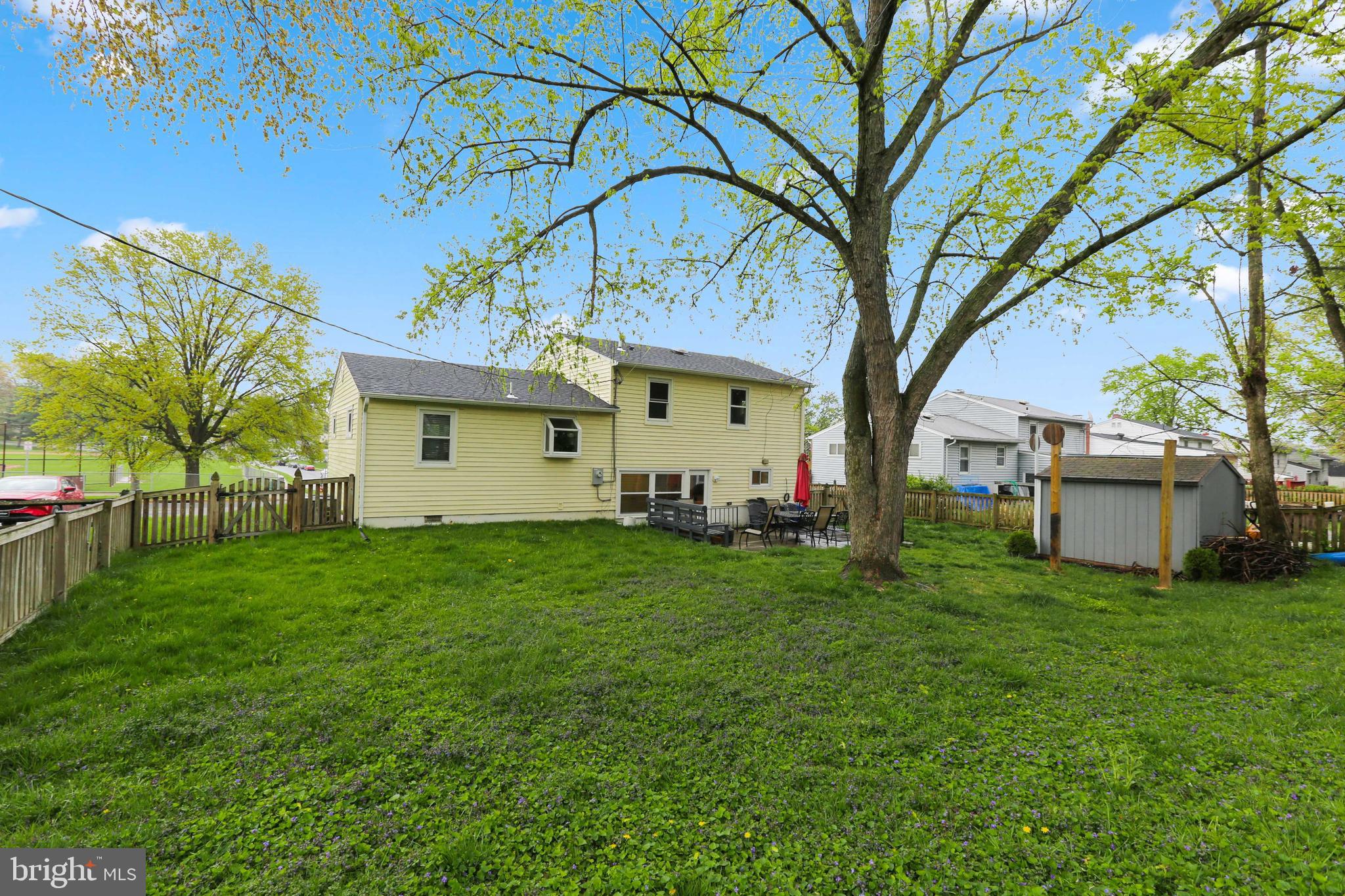 YORK MANOR - Residential