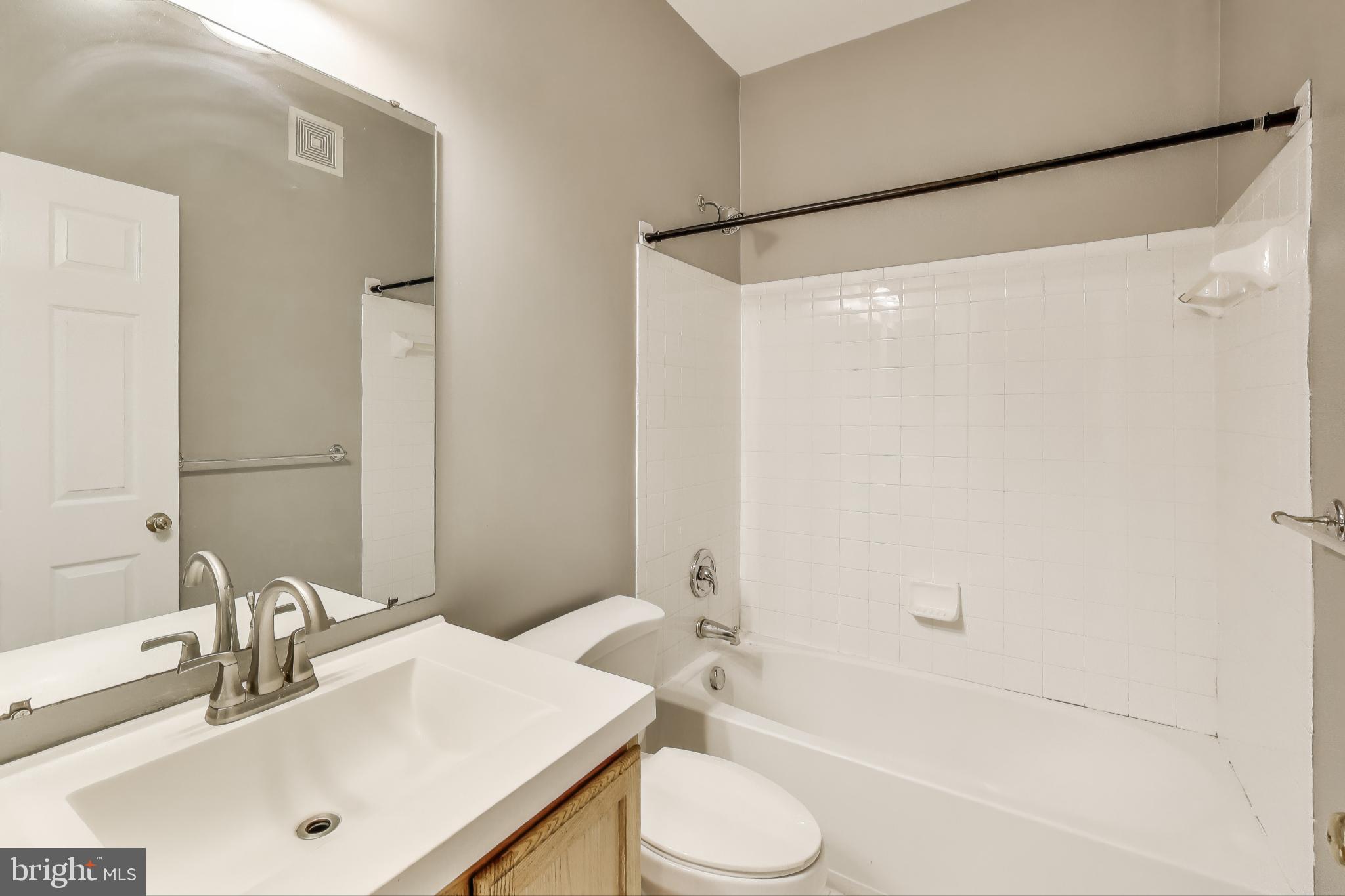 HIDDEN CREEK - Residential Lease