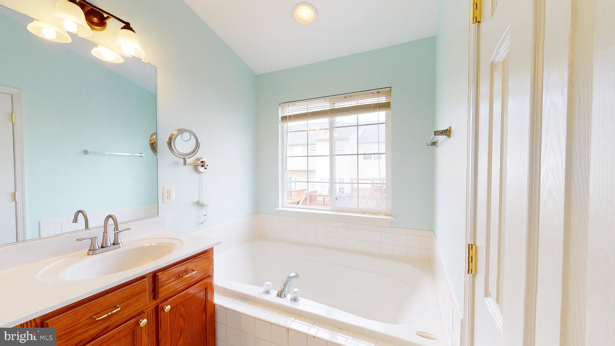 MCNAIR FARMS LANDBAY - Residential