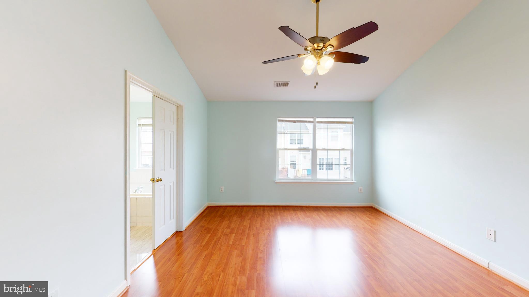 MCNAIR FARMS LANDBAY - Residential