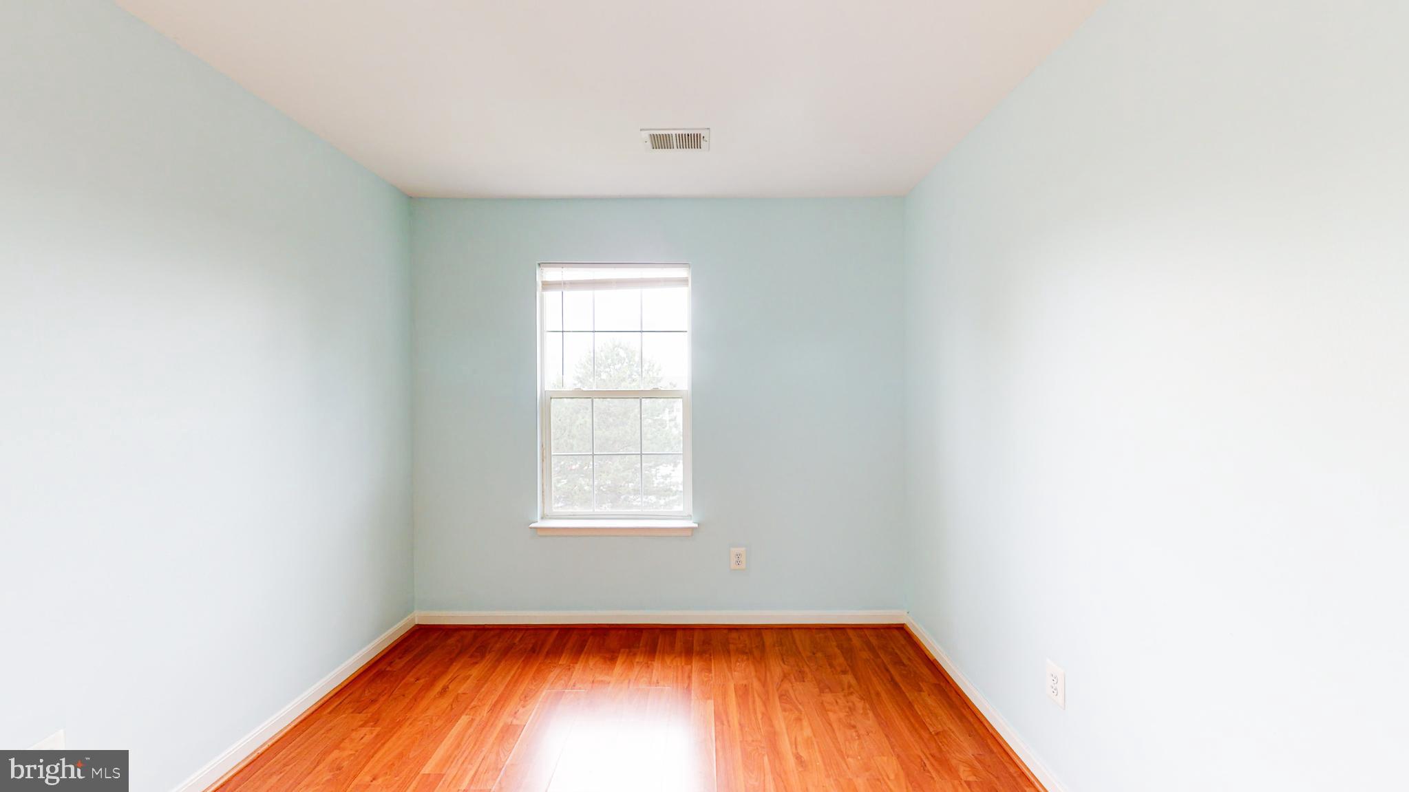 MCNAIR FARMS LANDBAY - Residential