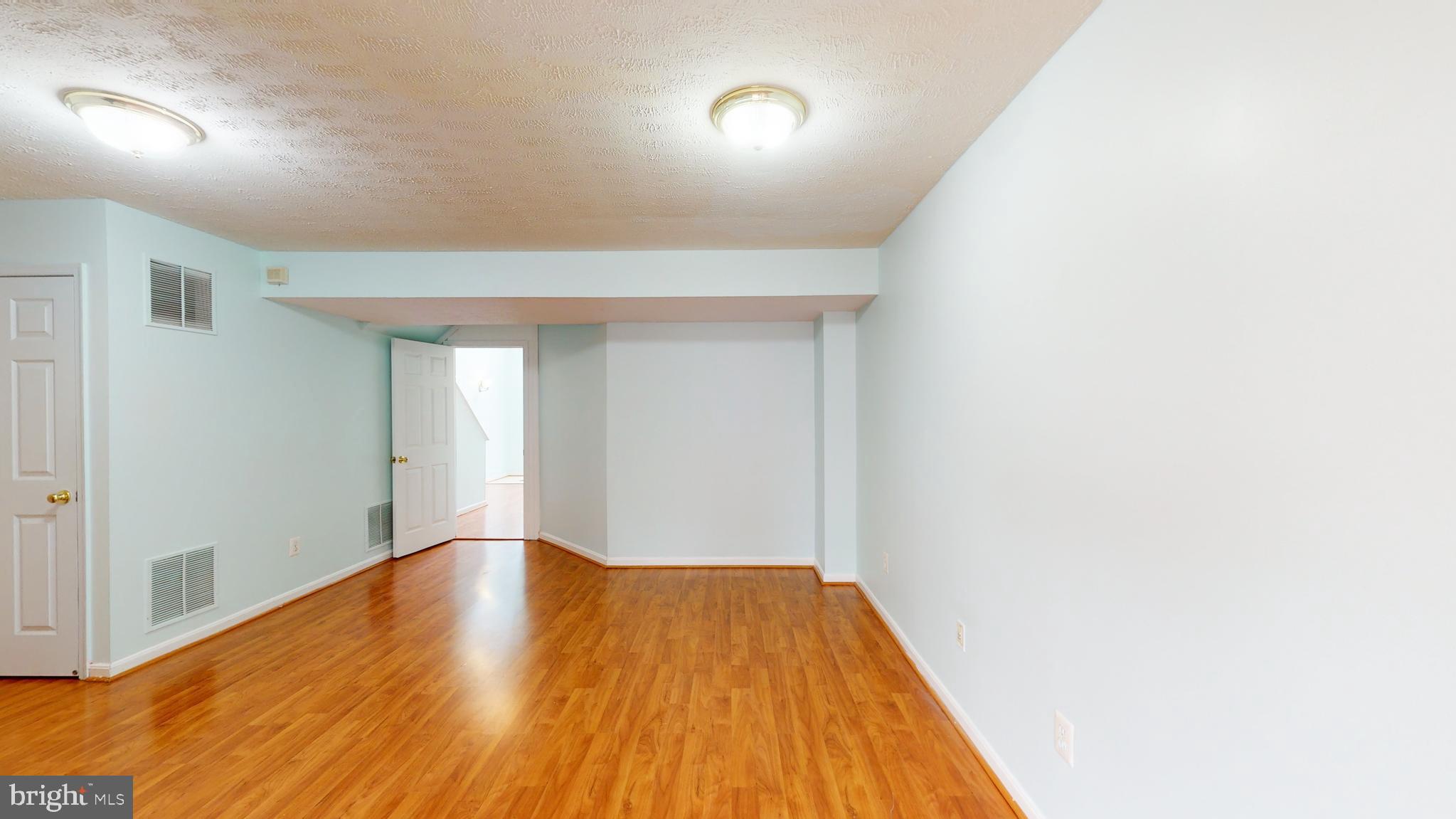 MCNAIR FARMS LANDBAY - Residential