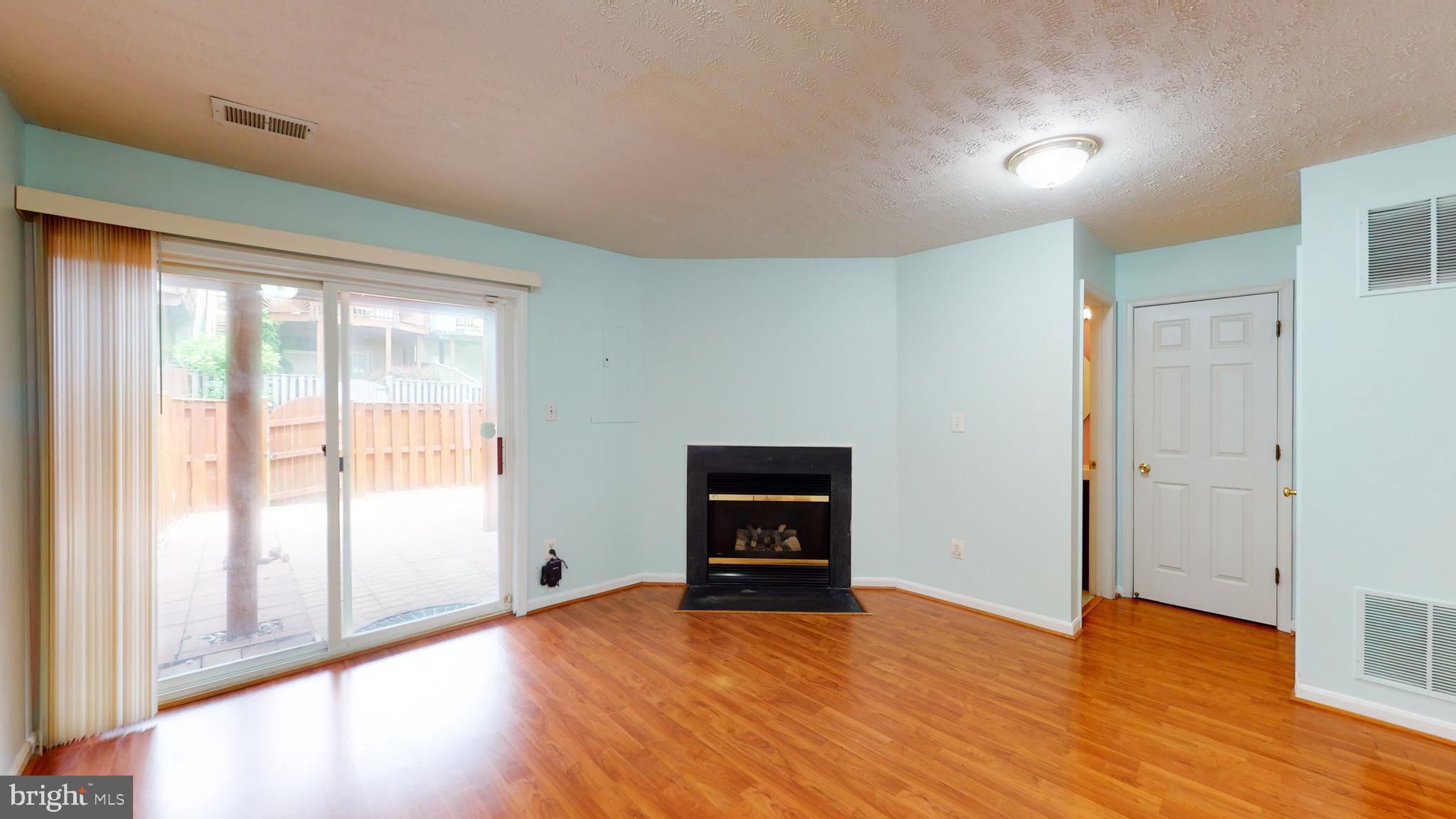 MCNAIR FARMS LANDBAY - Residential