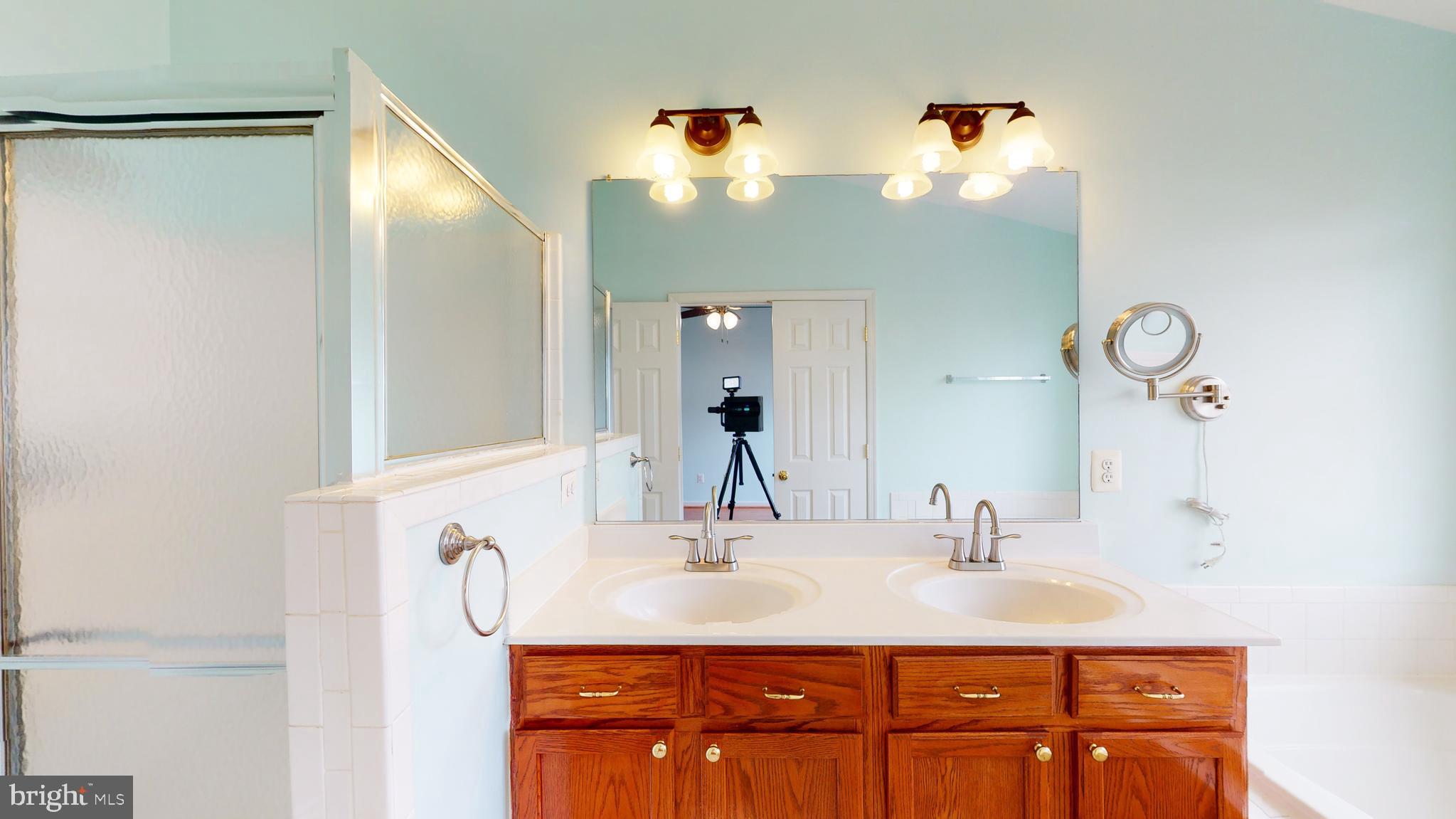 MCNAIR FARMS LANDBAY - Residential