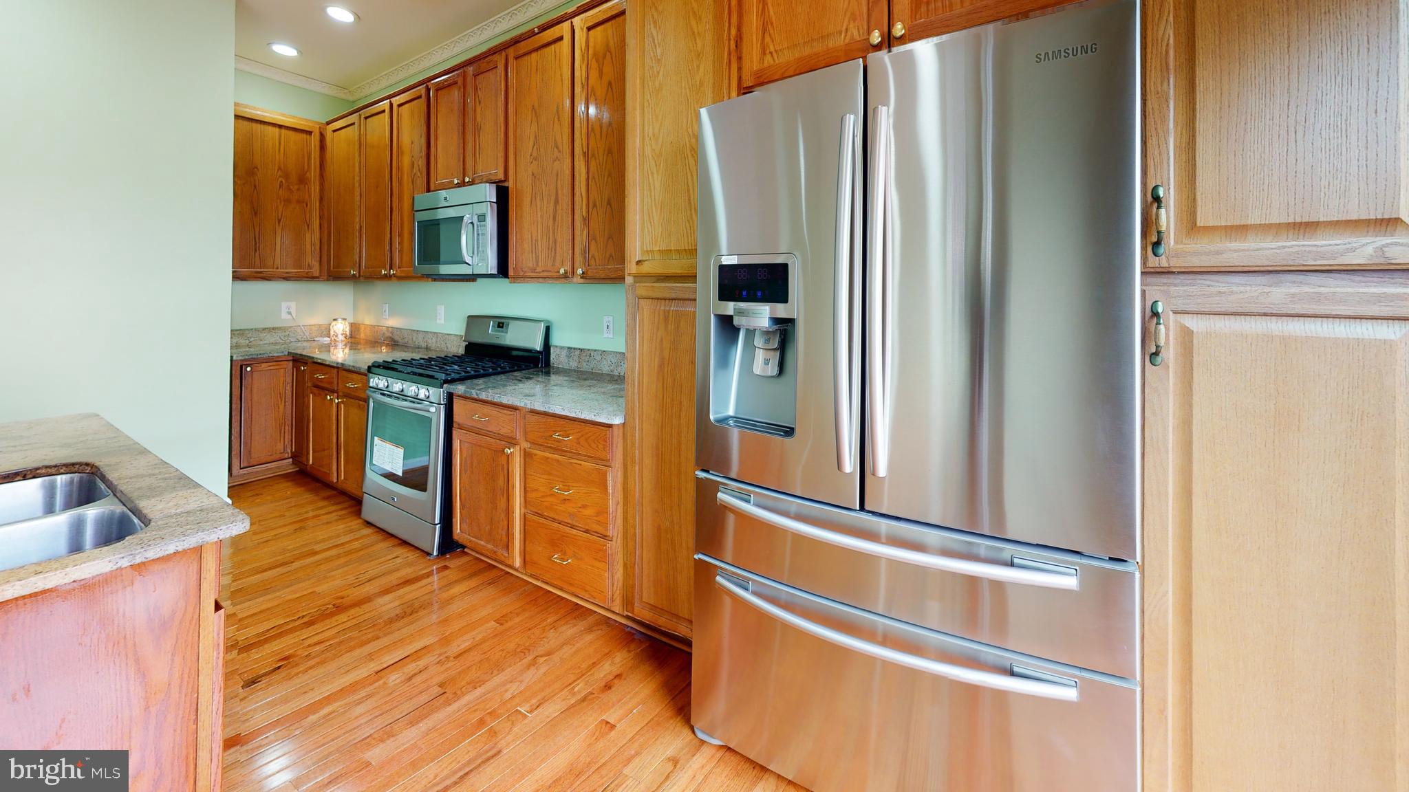 MCNAIR FARMS LANDBAY - Residential