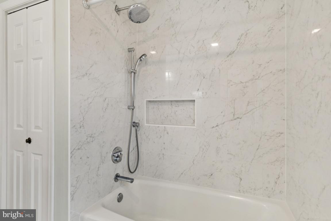 WATERLOO FARMS - Residential