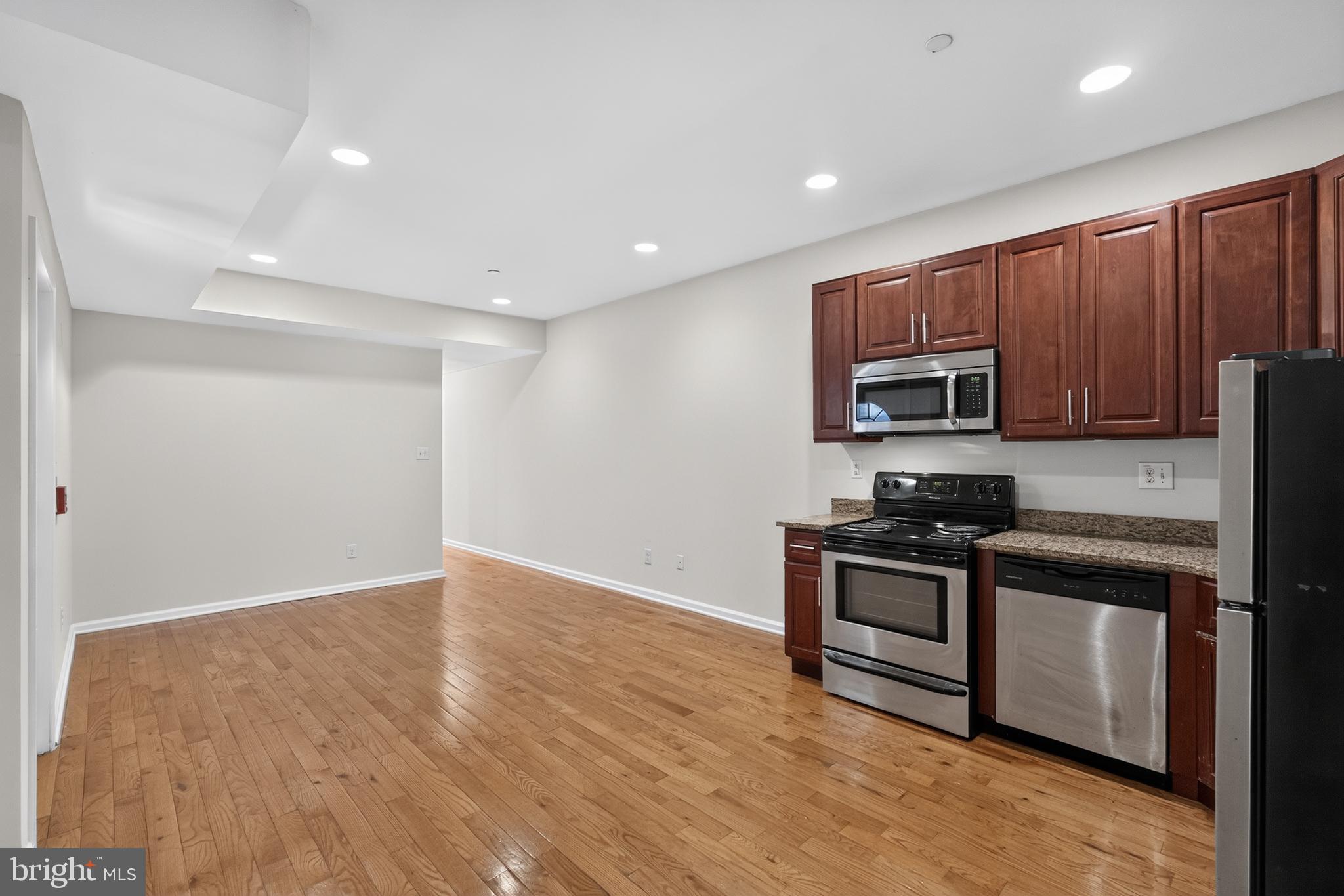1516-18 W DIAMOND STREET