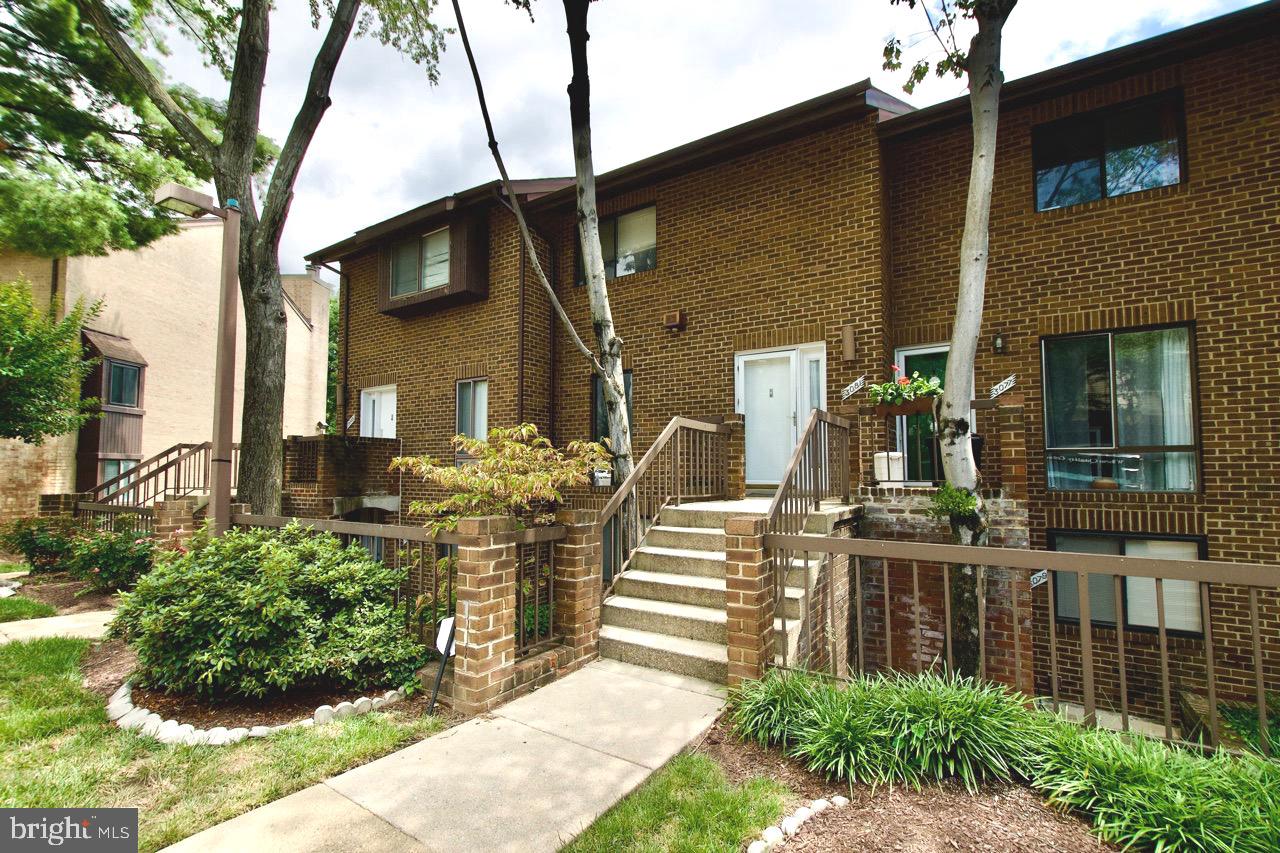 3081 HAWTHORNE DRIVE NE 3081