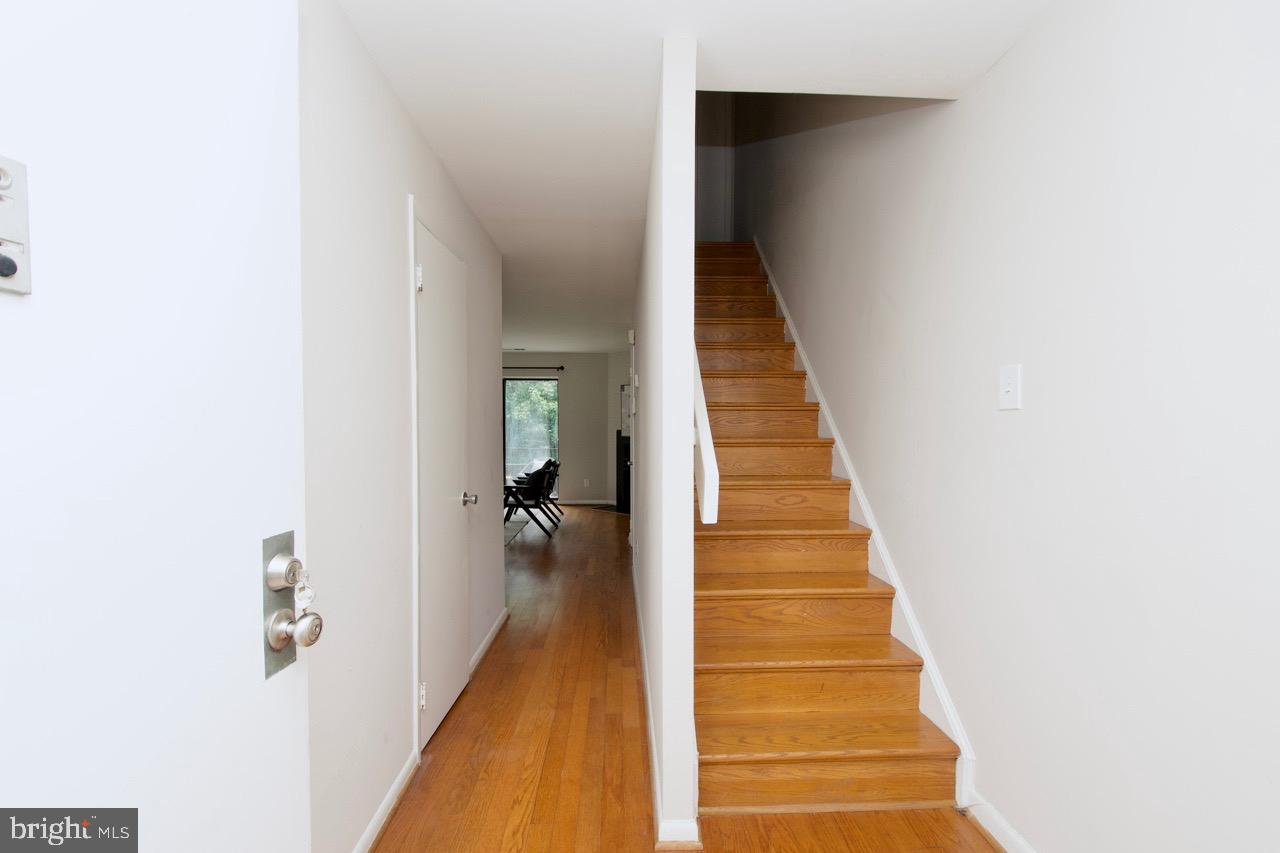 3081 HAWTHORNE DRIVE NE 3081