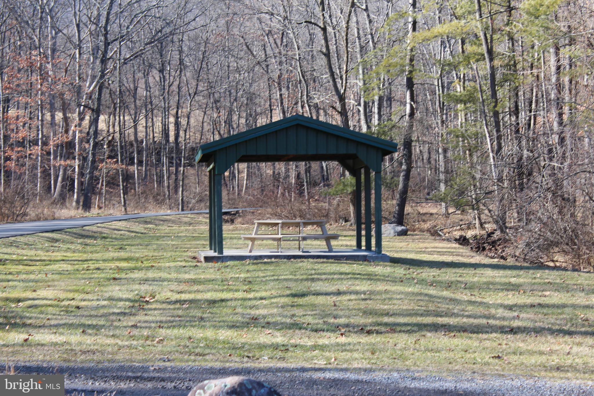 TIMBERLAKE ESTATES - Land