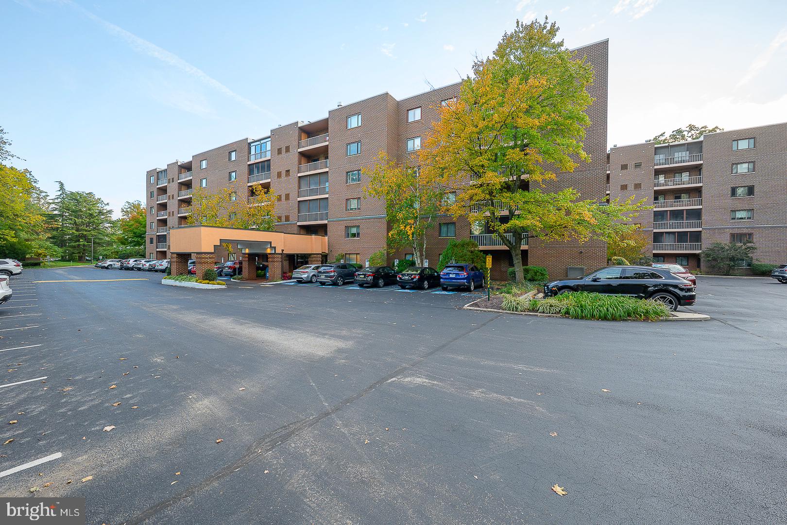 1219 W WYNNEWOOD ROAD 104