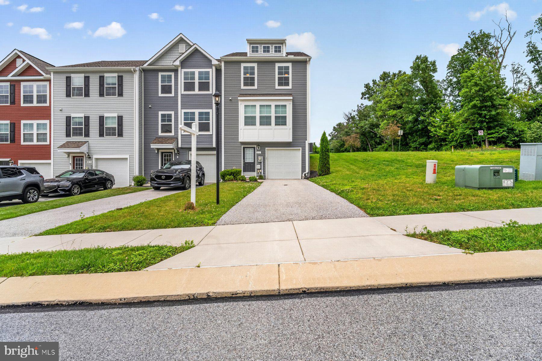 81 AYRSHIRE DRIVE