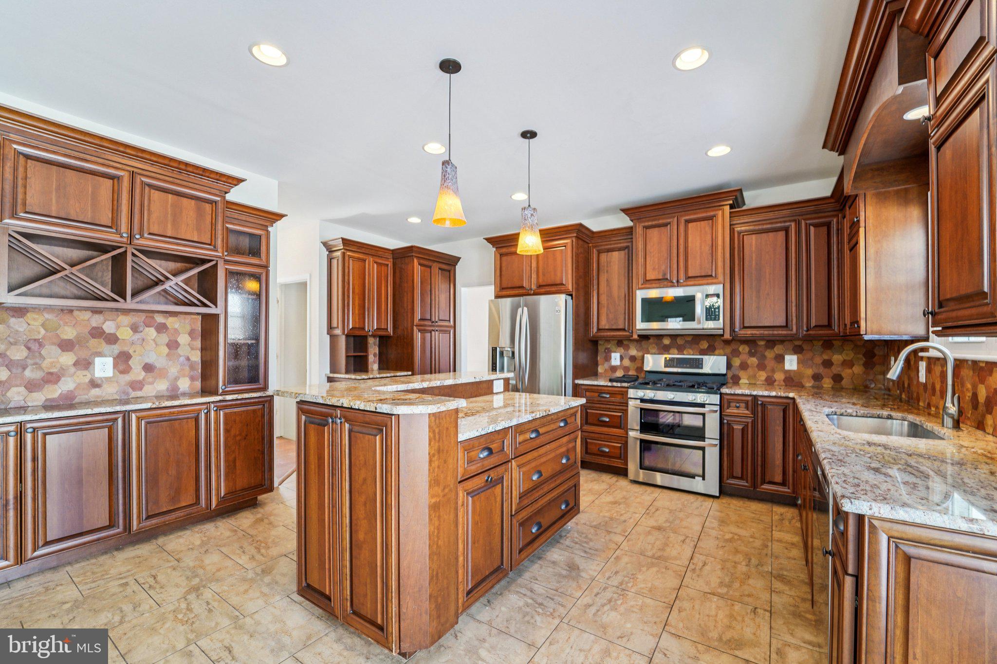 SUMMIT RIDGE - Residential