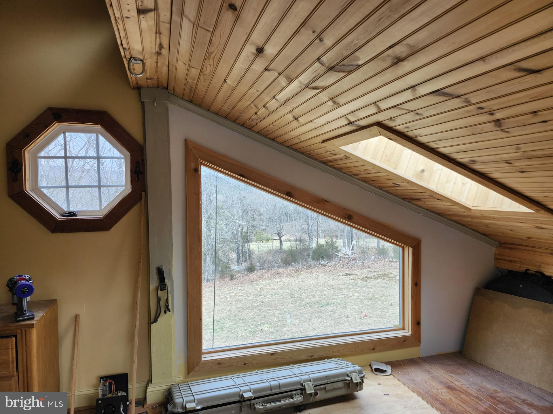 CACAPON MOUNTAIN RETREAT - Residential