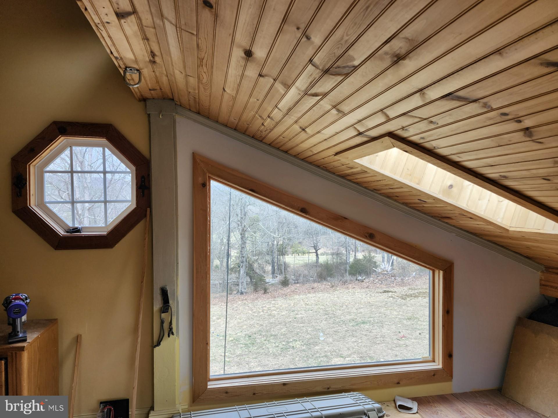 CACAPON MOUNTAIN RETREAT - Residential