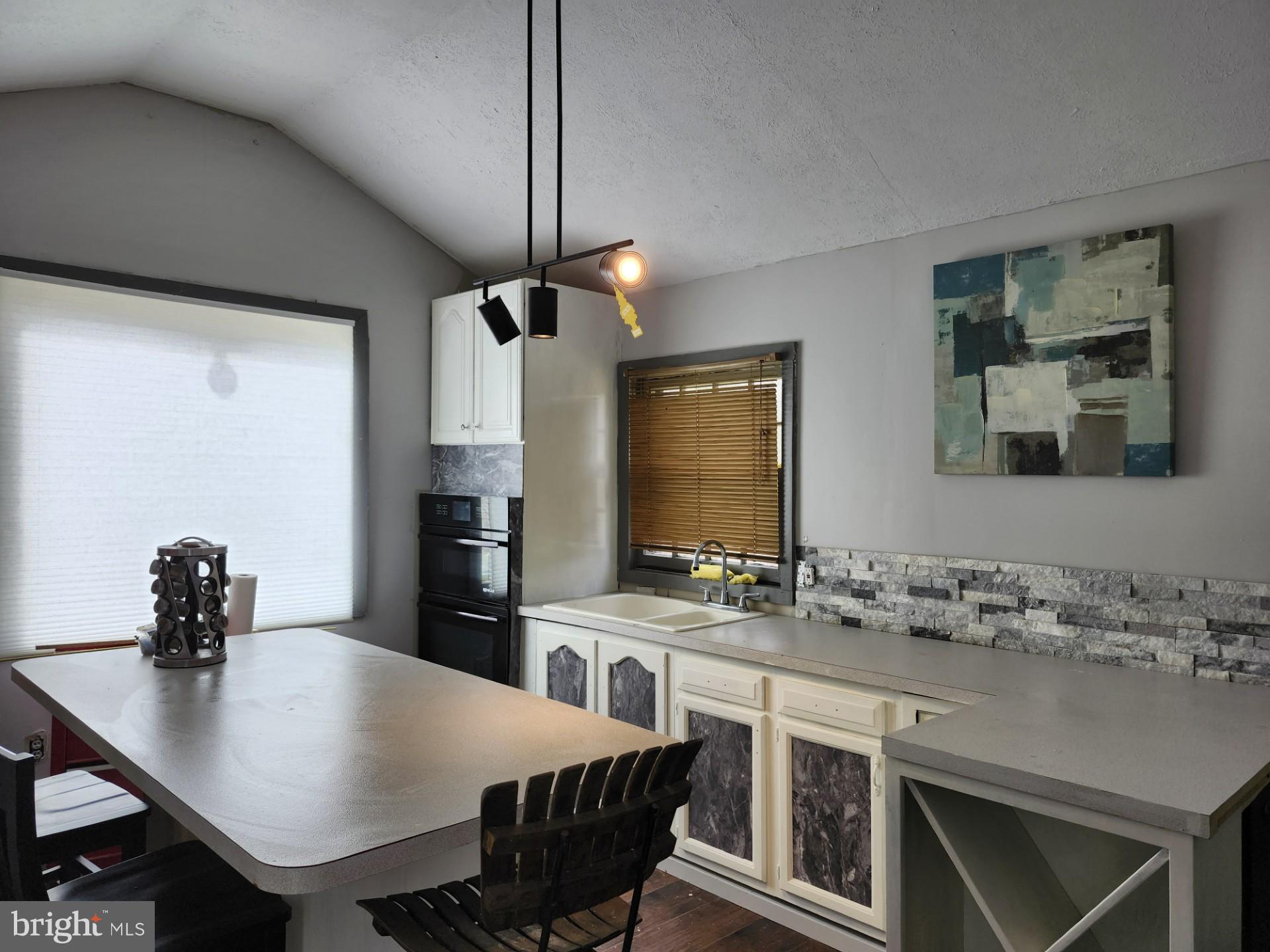 CACAPON MOUNTAIN RETREAT - Residential