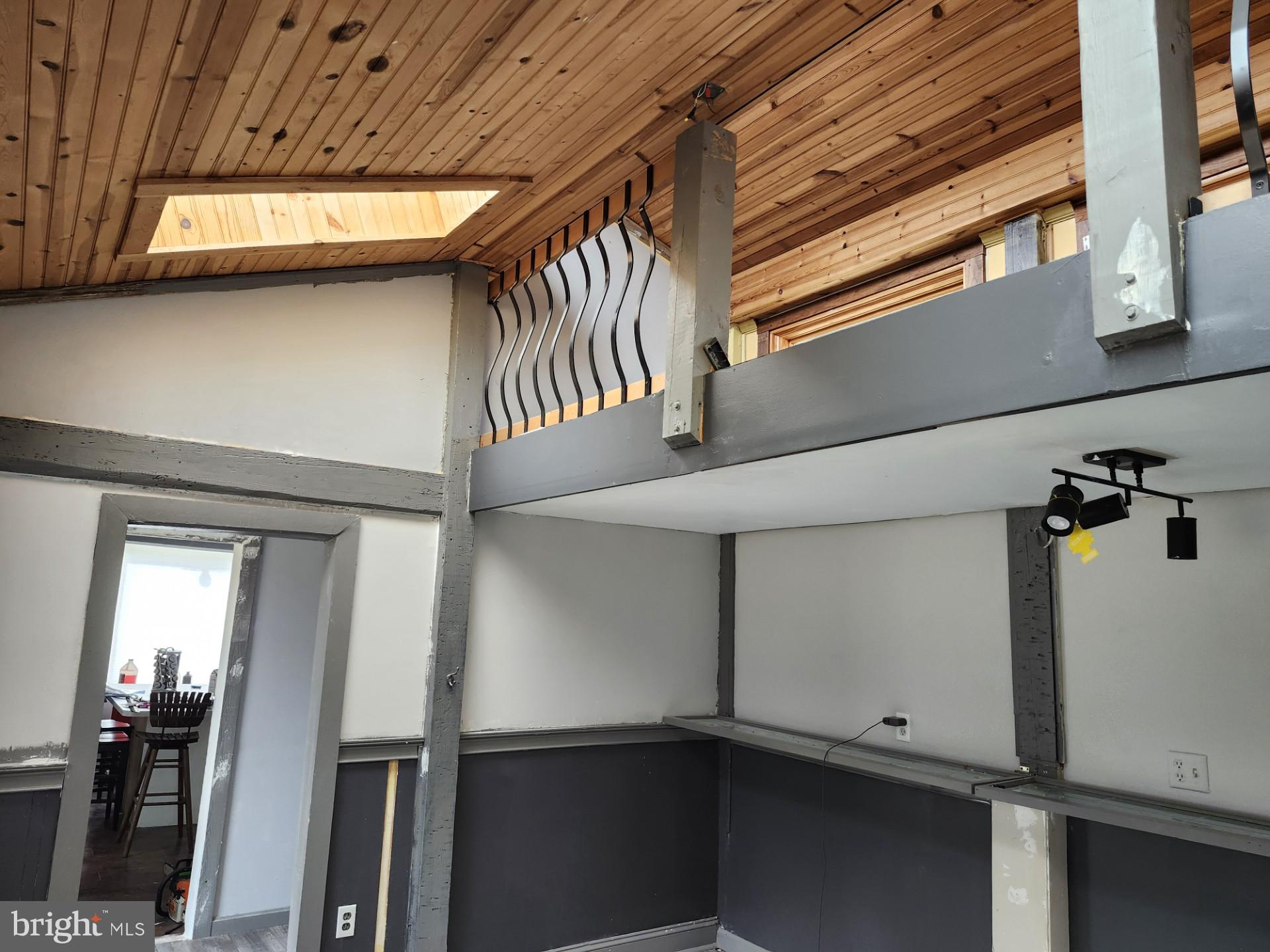 CACAPON MOUNTAIN RETREAT - Residential