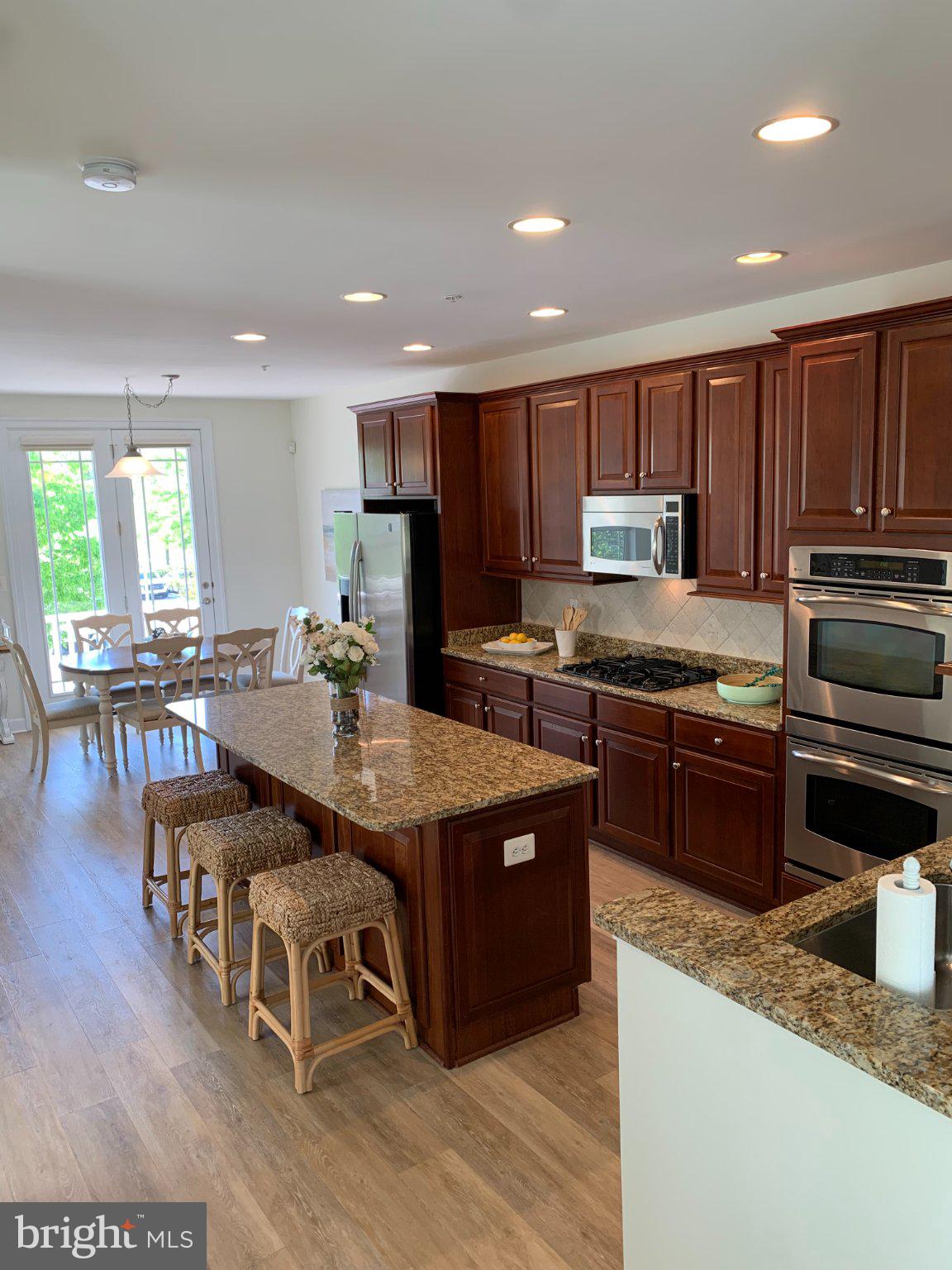 2816 PERSIMMON PLACE B6