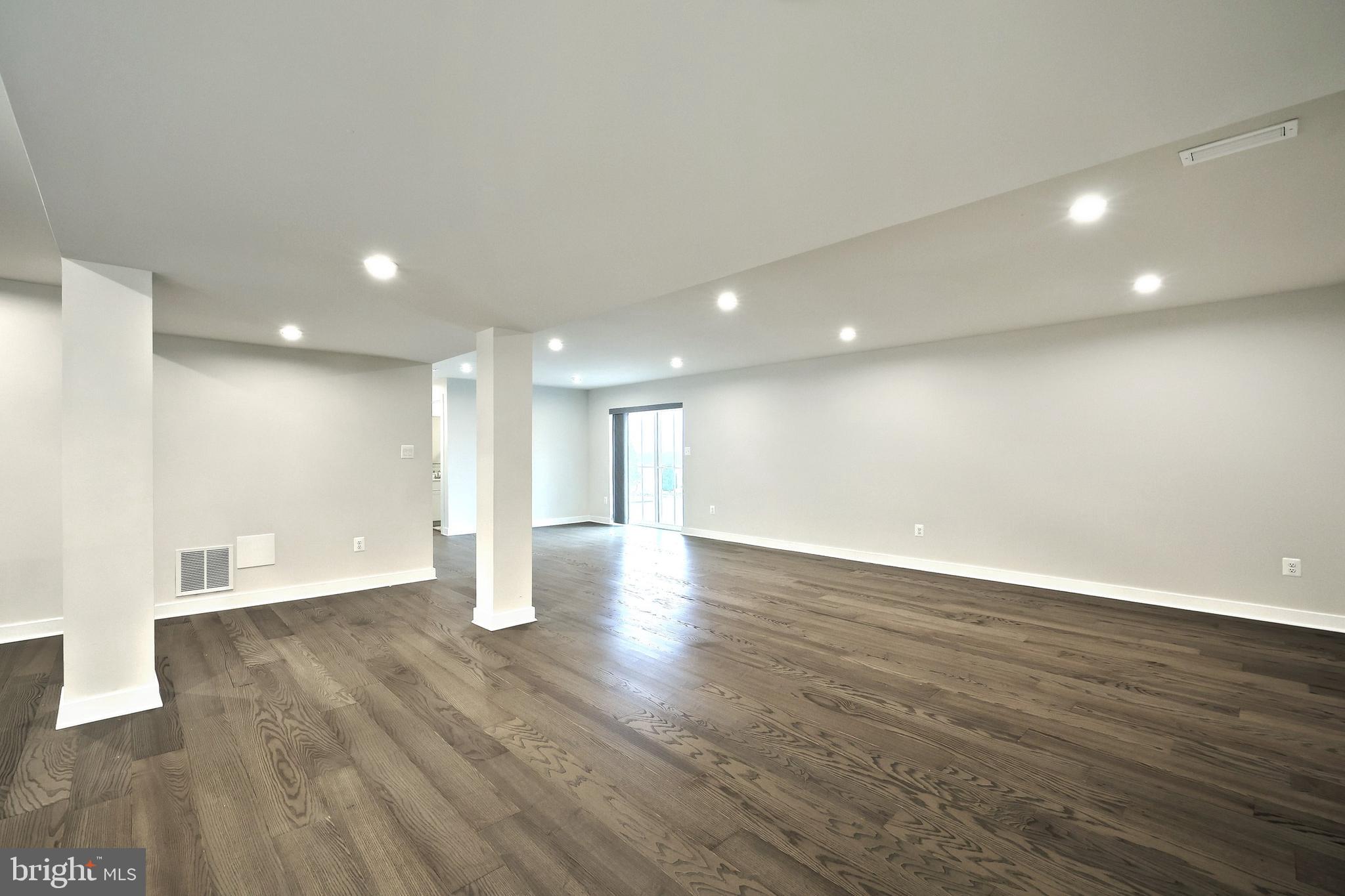 FOX CHAPEL CROSSING - Residential