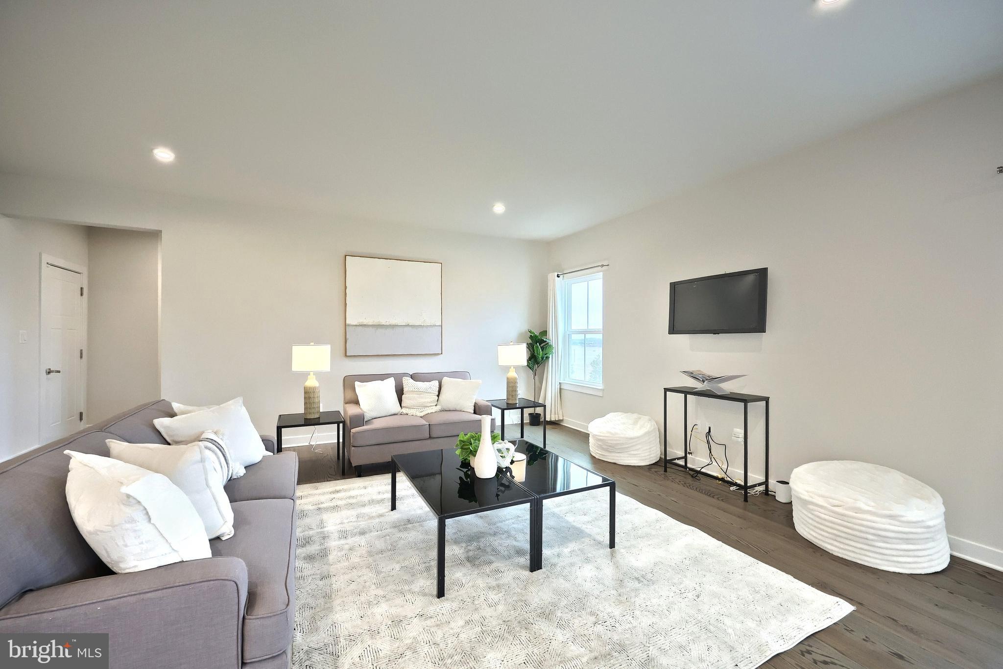 FOX CHAPEL CROSSING - Residential