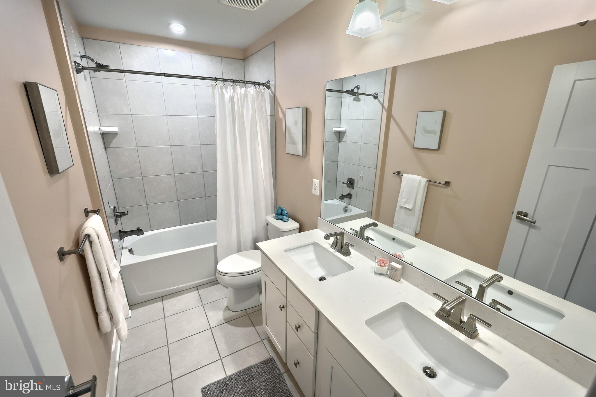 FOX CHAPEL CROSSING - Residential