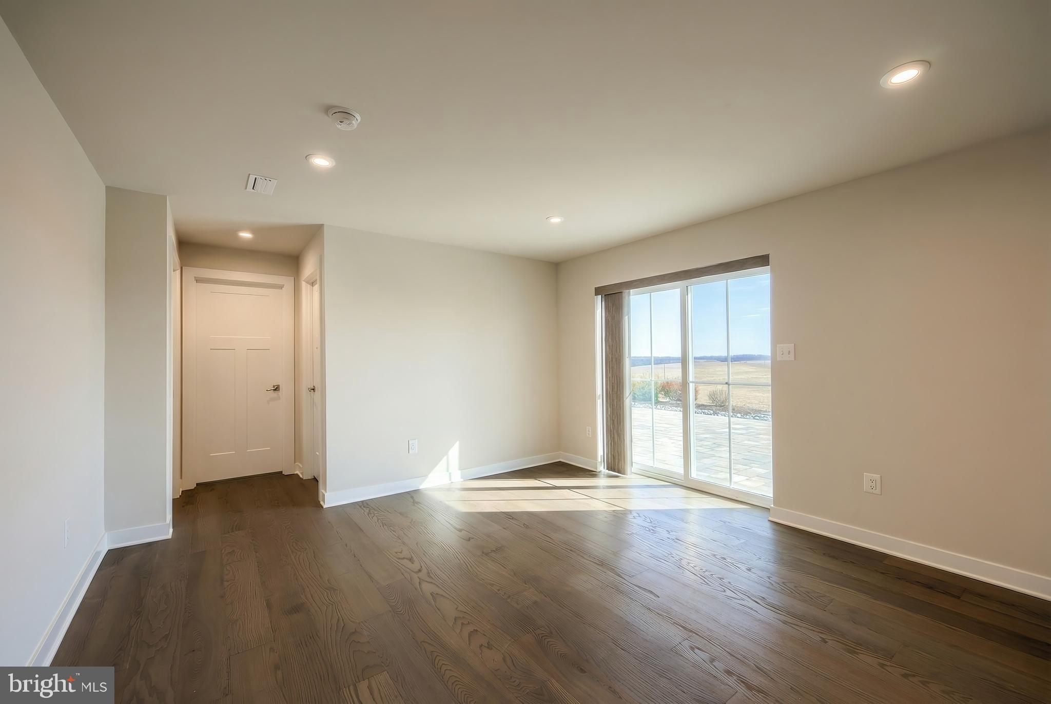 FOX CHAPEL CROSSING - Residential