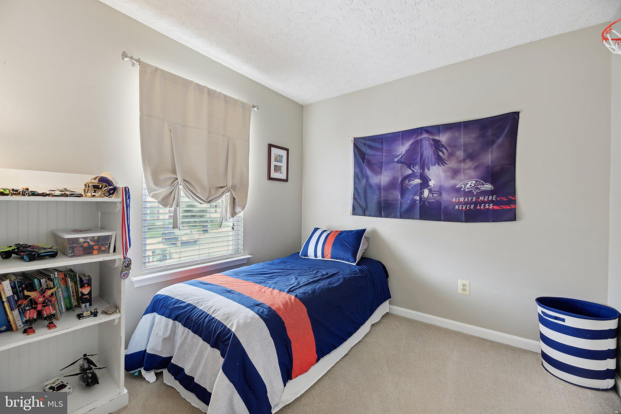 CONSTANT FRIENDSHIP - Residential