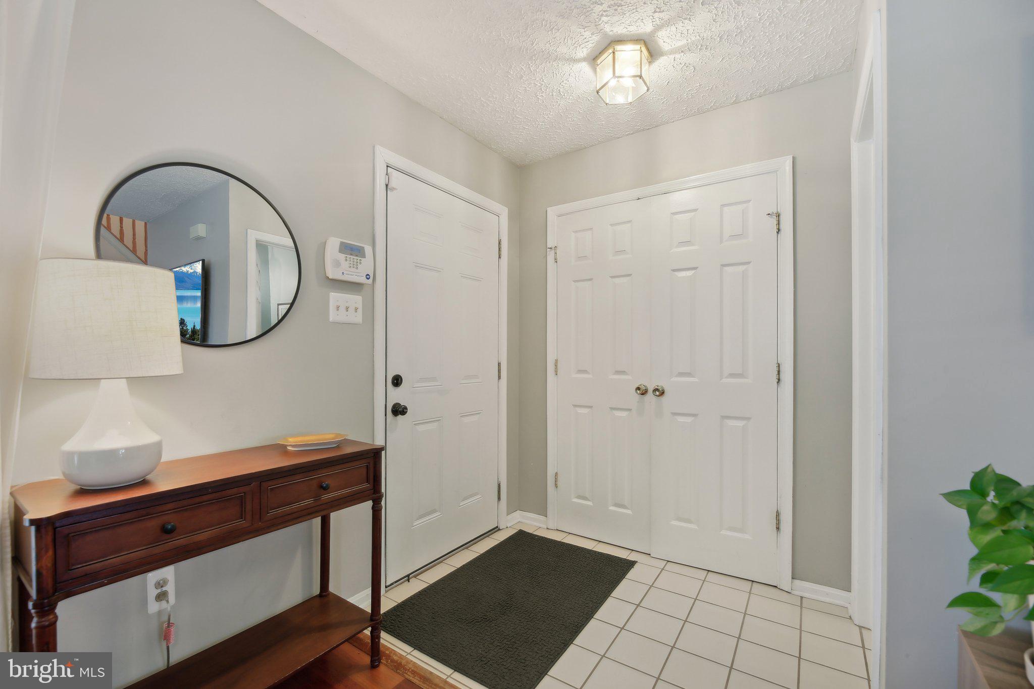 CONSTANT FRIENDSHIP - Residential