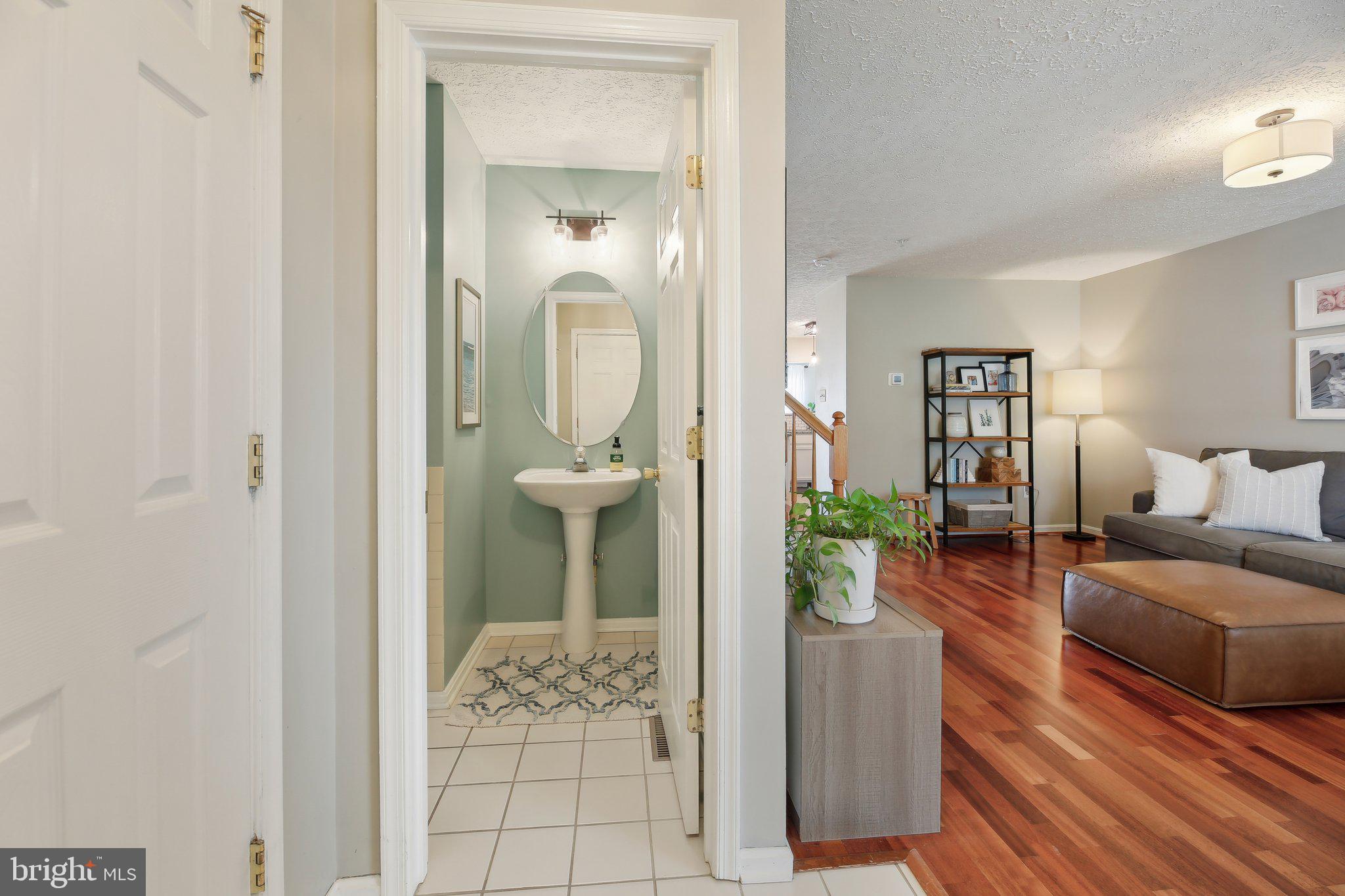 CONSTANT FRIENDSHIP - Residential