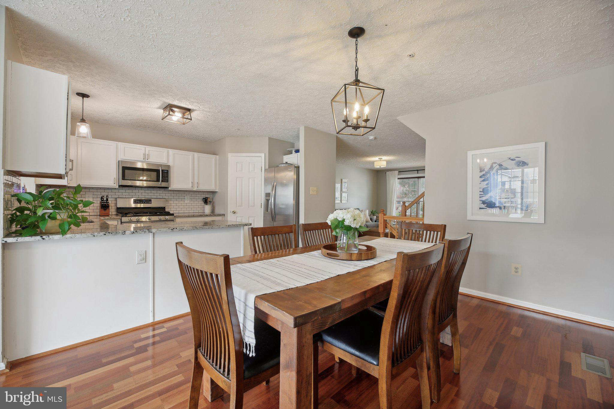 CONSTANT FRIENDSHIP - Residential