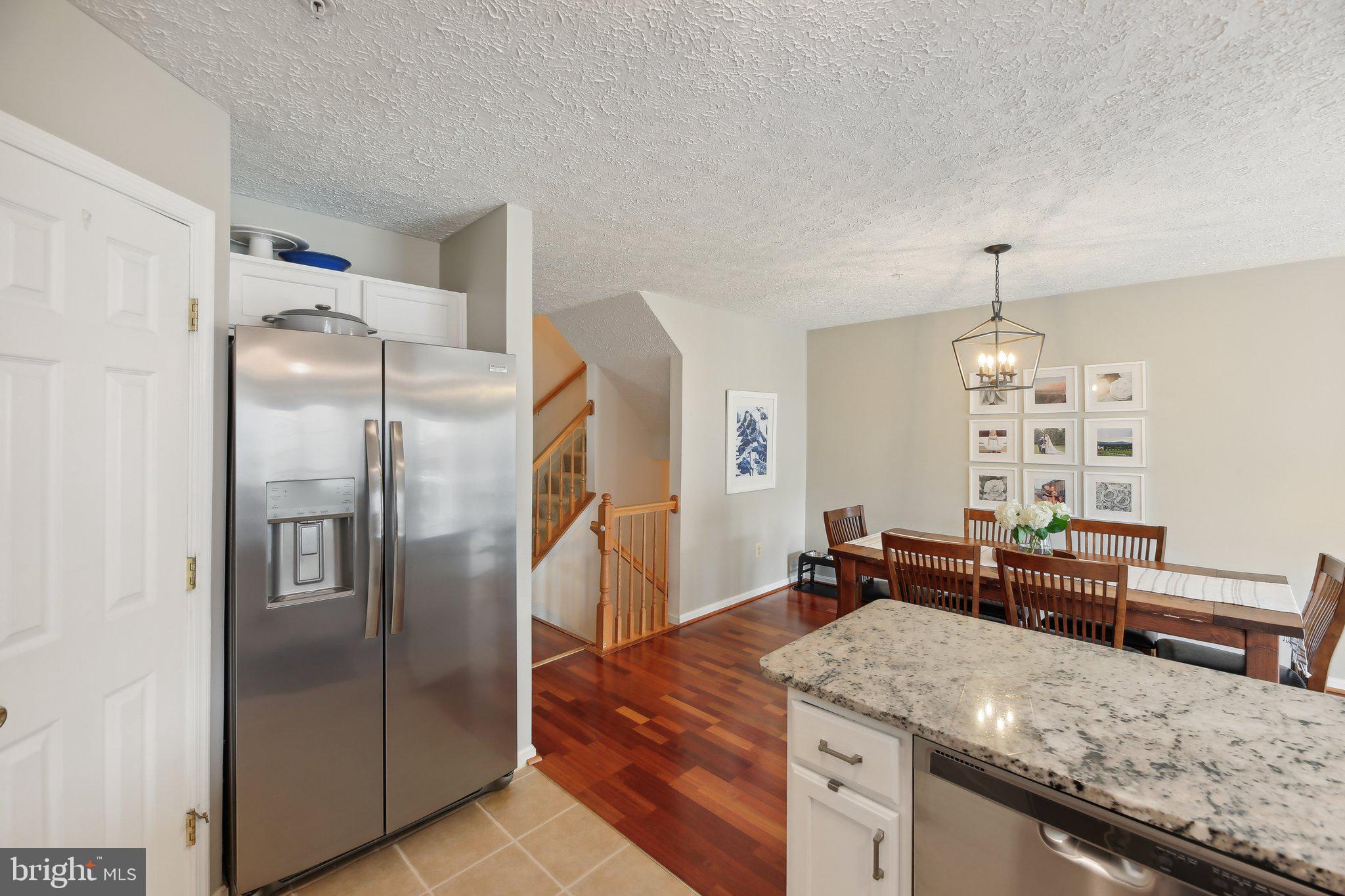 CONSTANT FRIENDSHIP - Residential