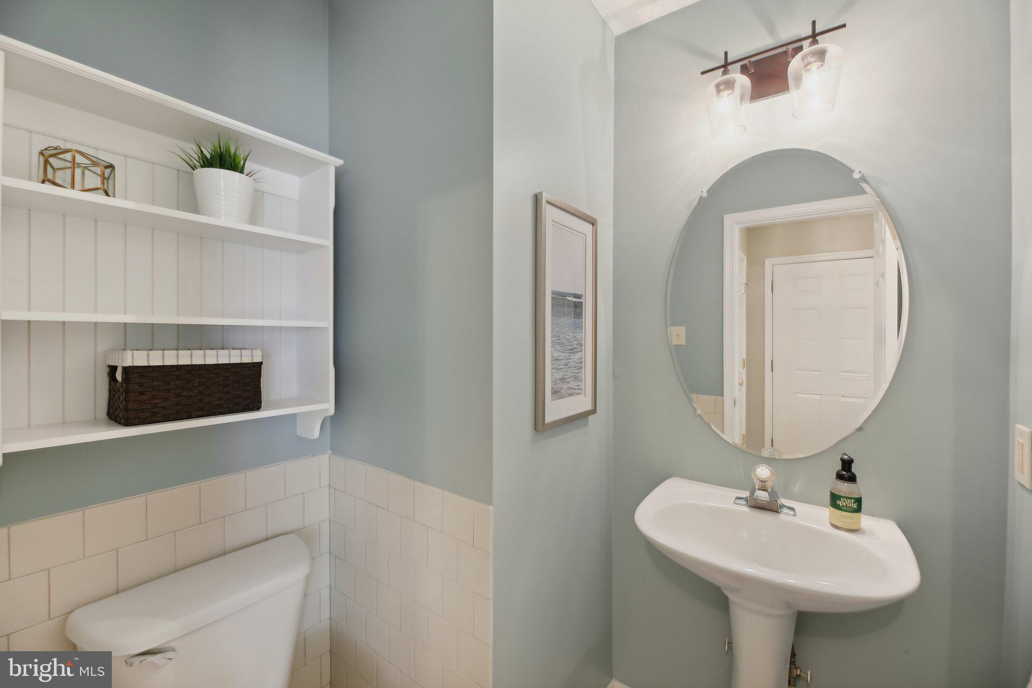 CONSTANT FRIENDSHIP - Residential