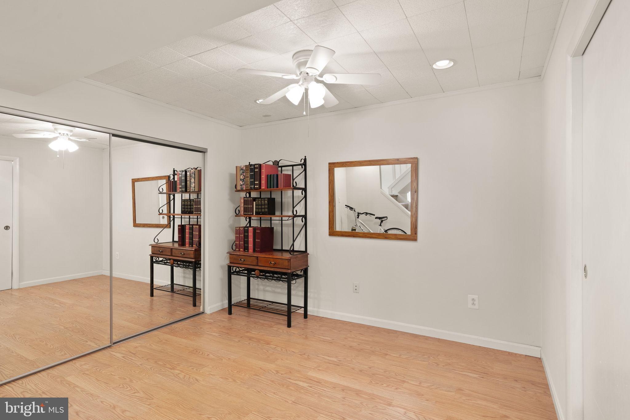 RESTON - Residential