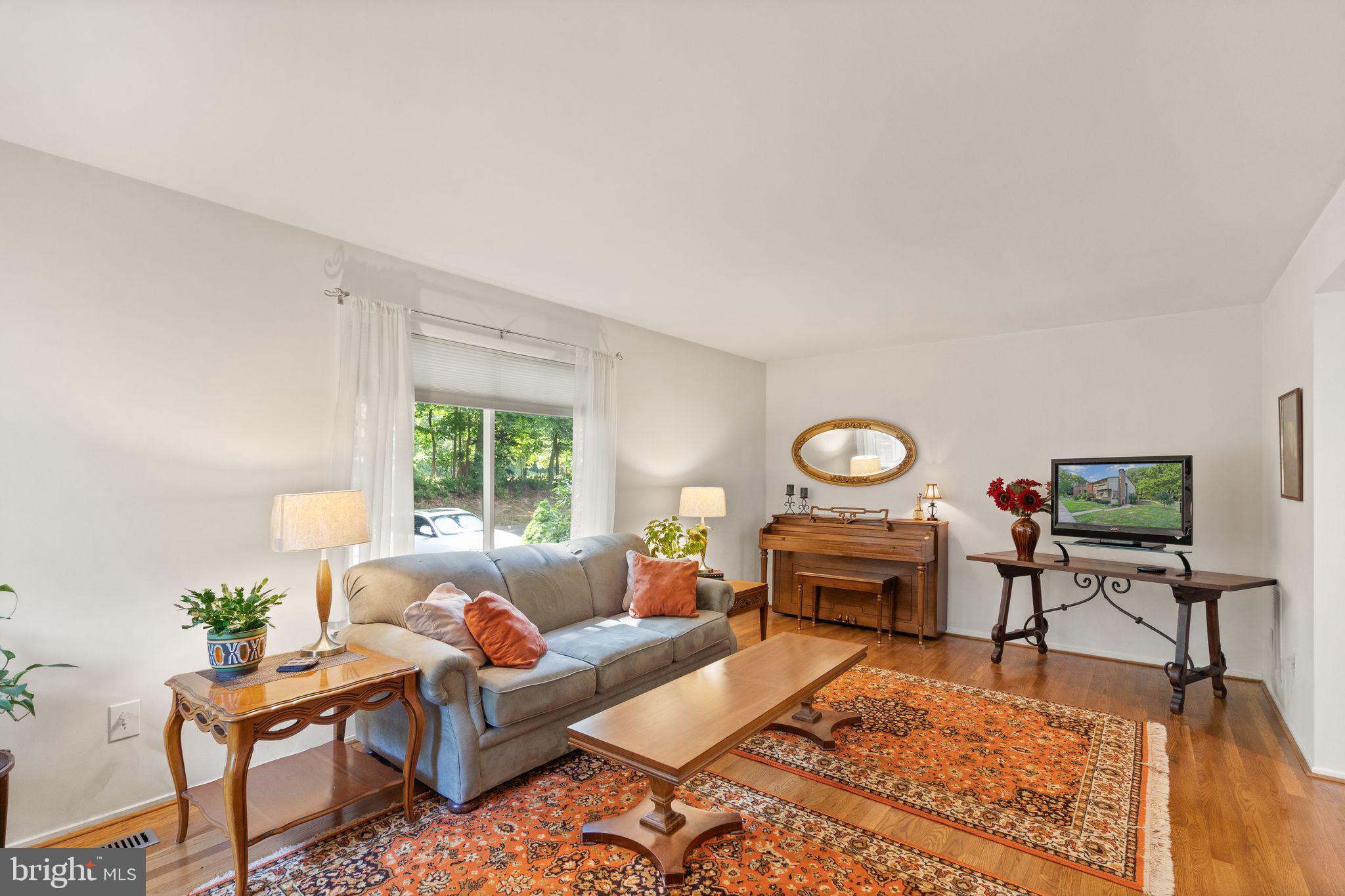 RESTON - Residential