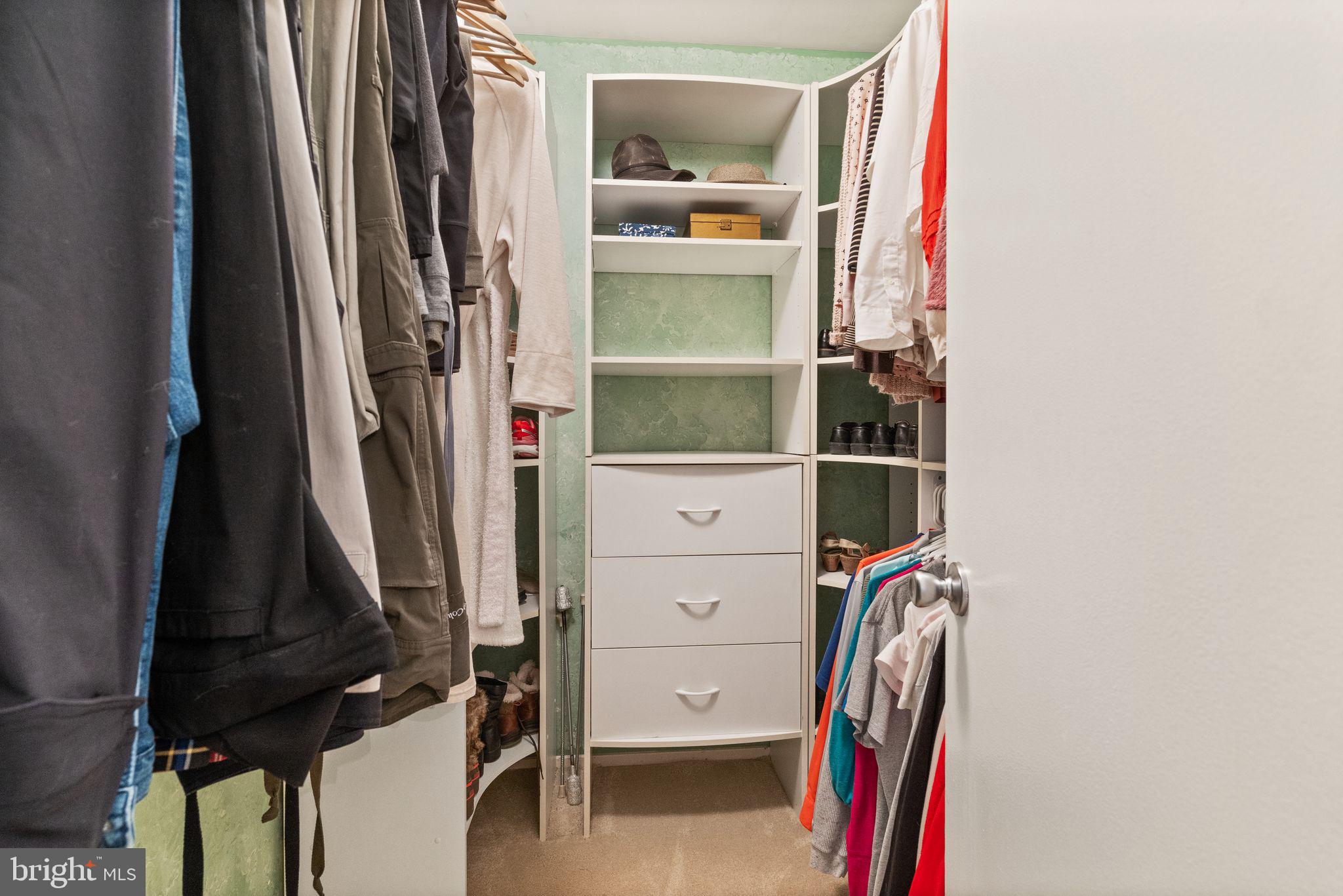 RESTON - Residential